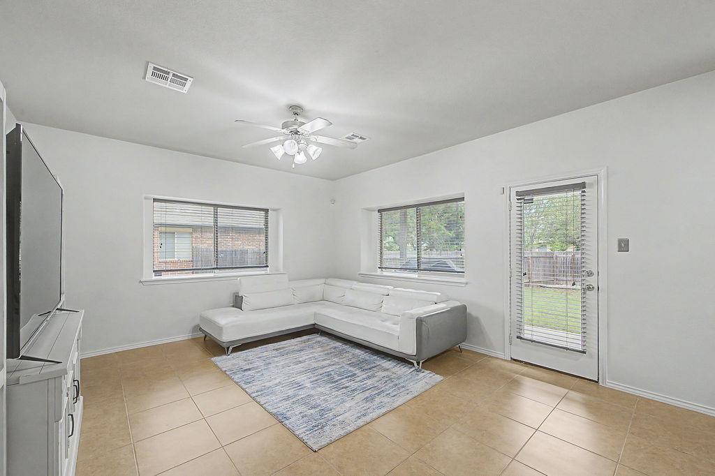 17804 Linkhill Dr Property Photo 8