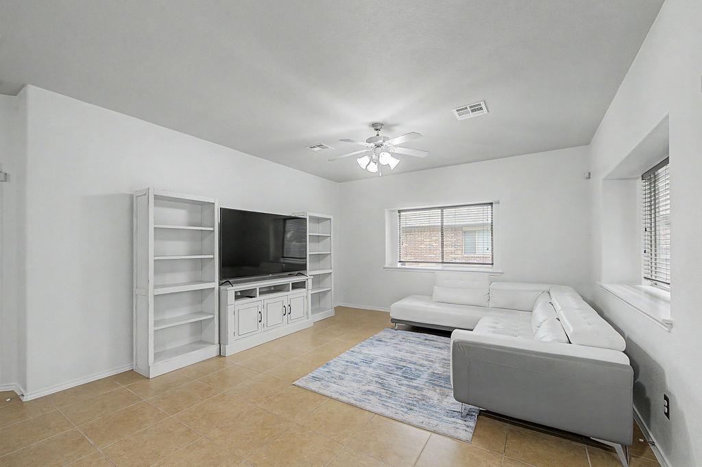 17804 Linkhill Dr Property Photo 9