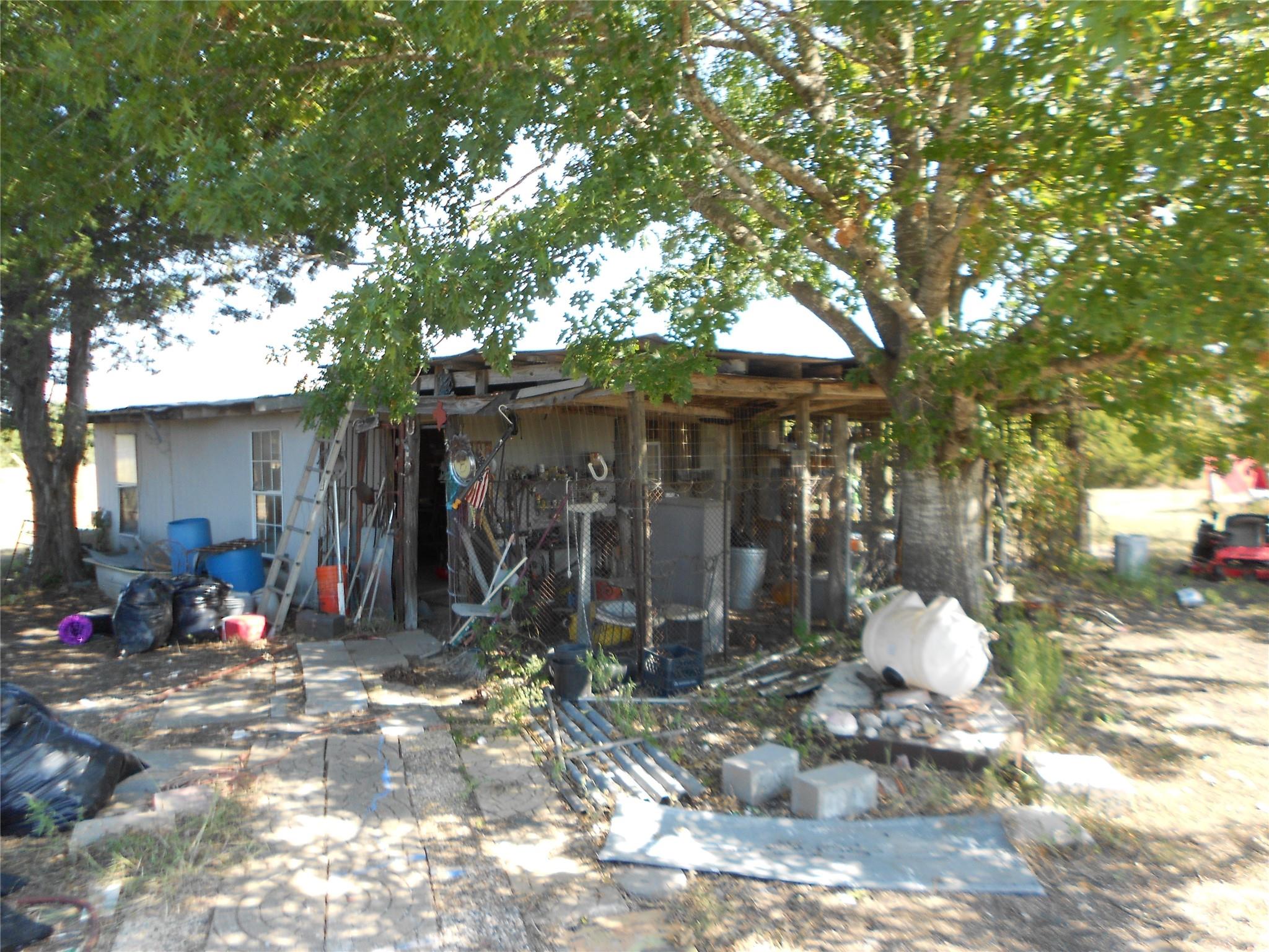 377 Crooked Rd Property Photo 3