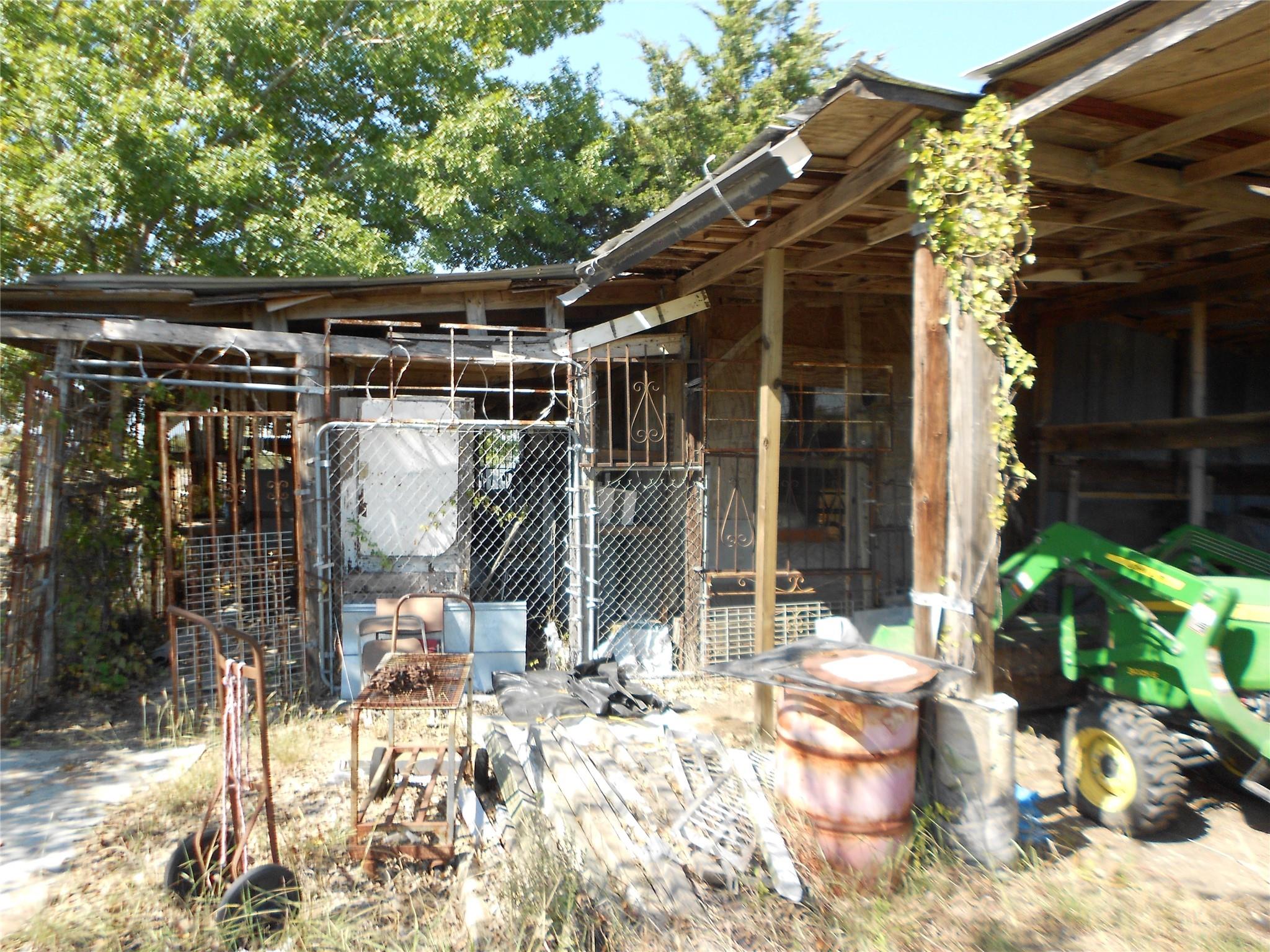 377 Crooked Rd Property Photo 15
