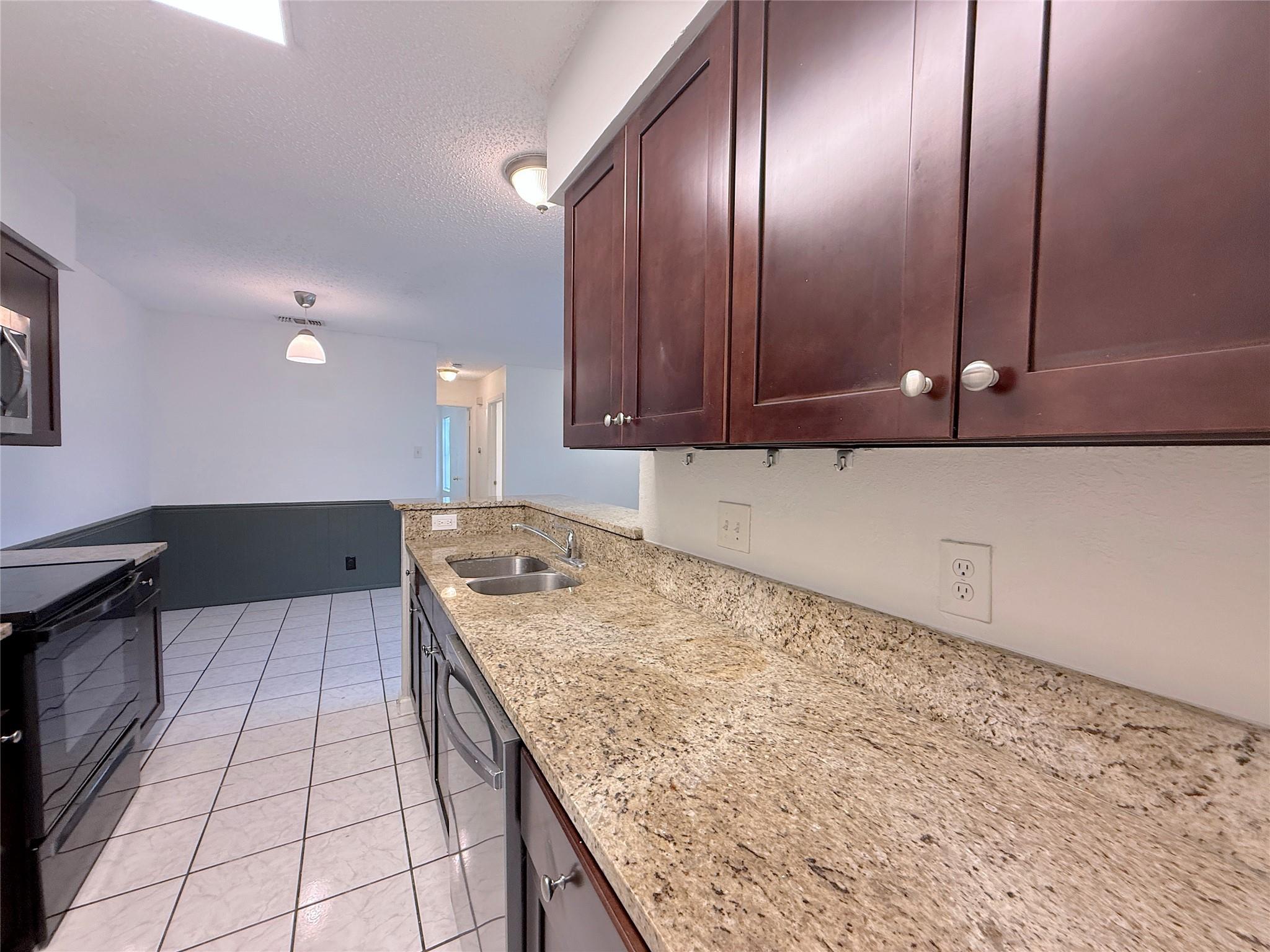 9900 Hundred Oaks Cir #a Property Photo 11