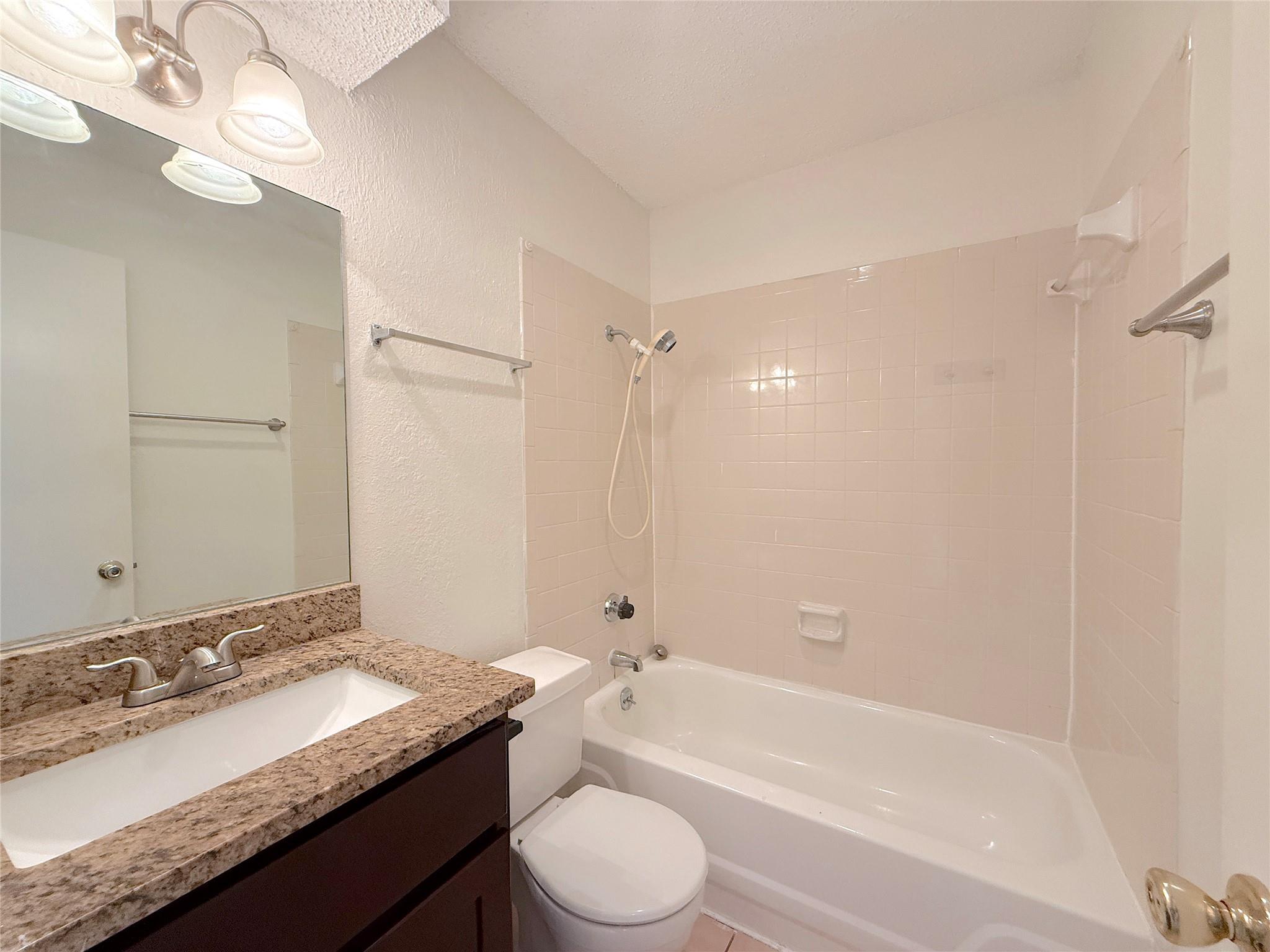 9900 Hundred Oaks Cir #a Property Photo 17