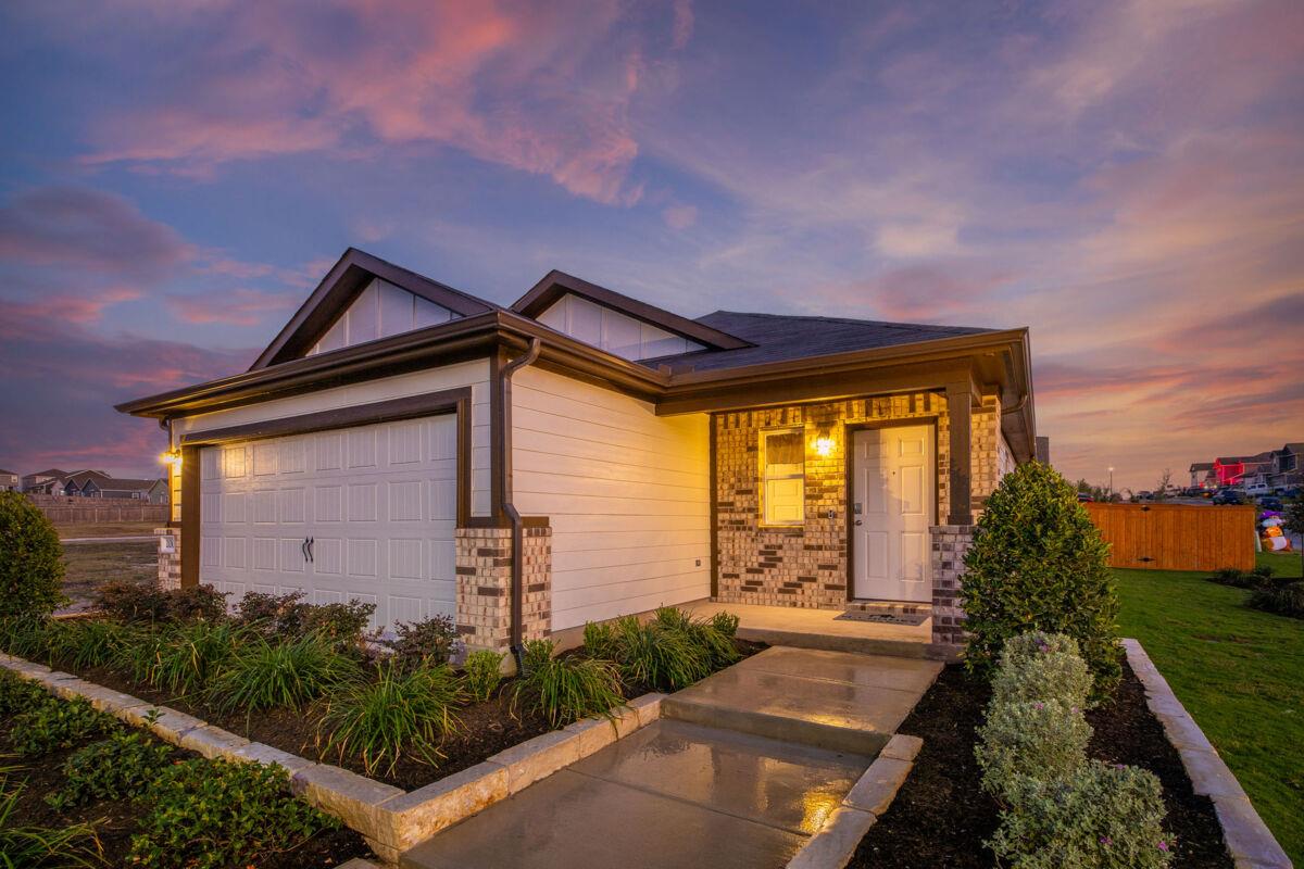 200 McLintock Rd Property Photo 1