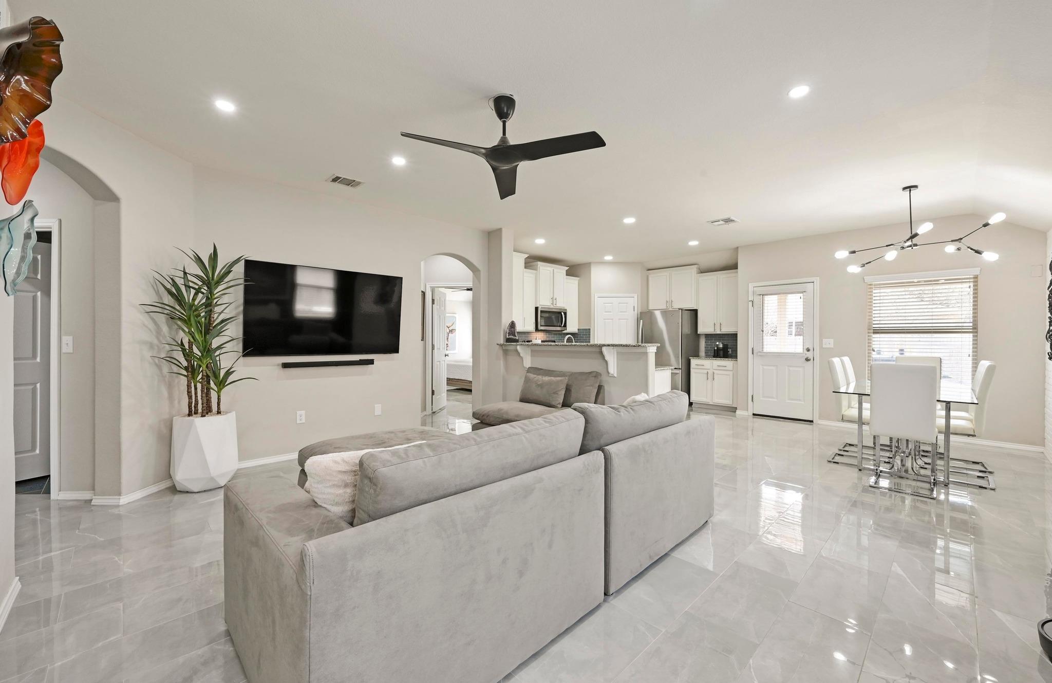 249 Noddy Rd Property Photo