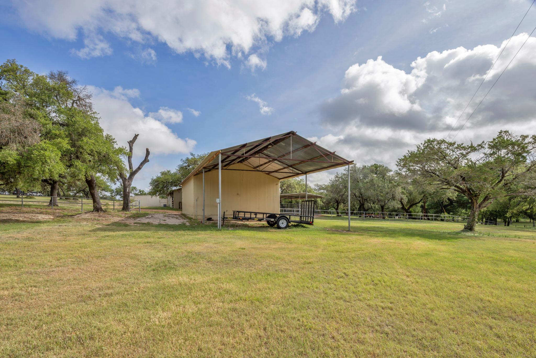 1912 S Us Highway 281 Hwy Property Photo 5