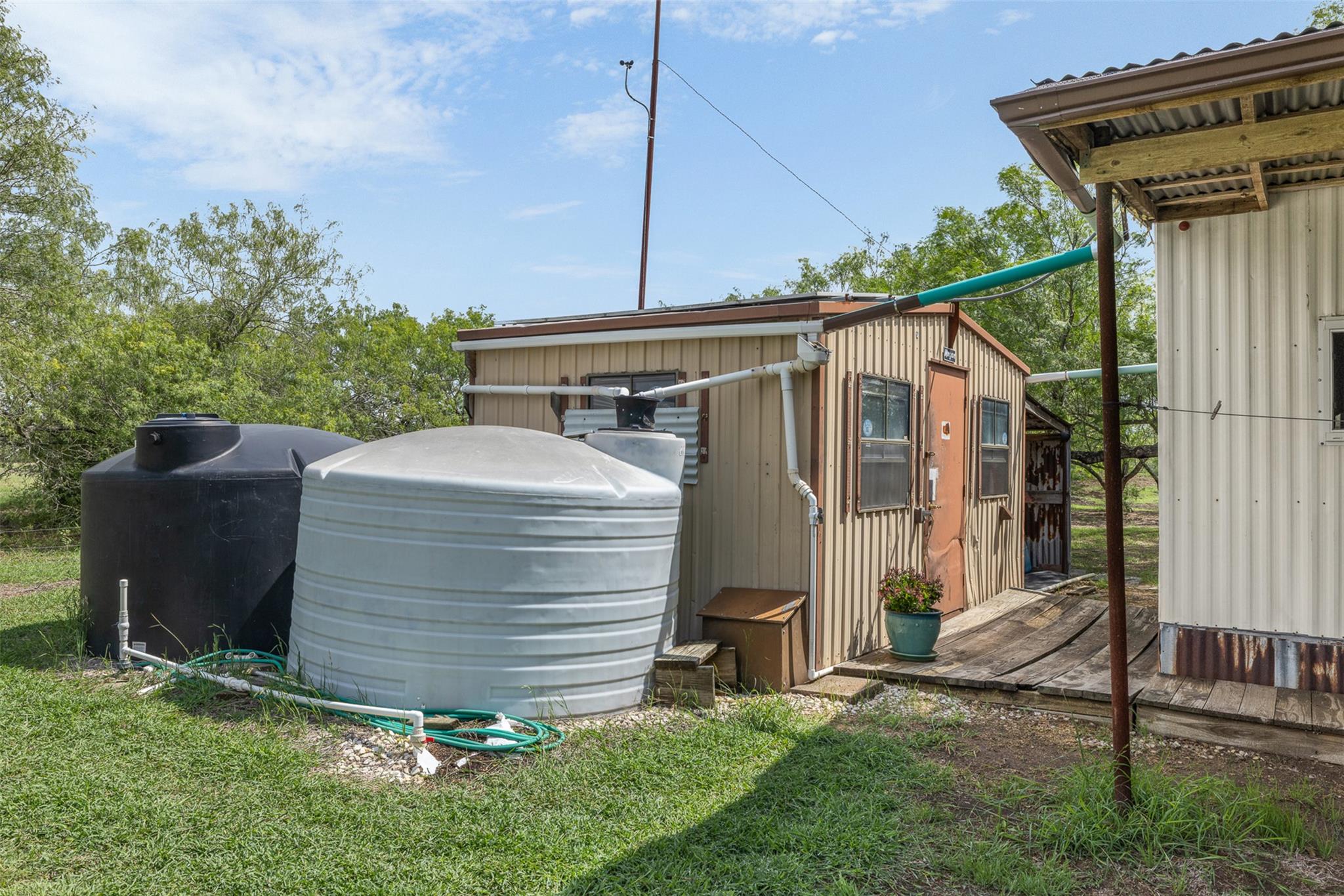 1190 Dickerson Rd Property Photo 30