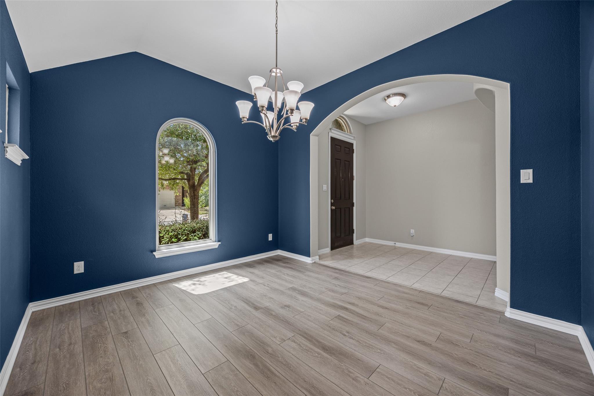 309 Willow City Vly Property Photo 4