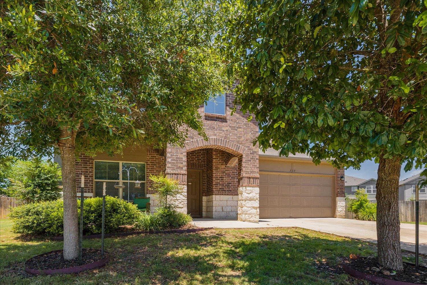 717 Kaluga Trl Property Photo 4