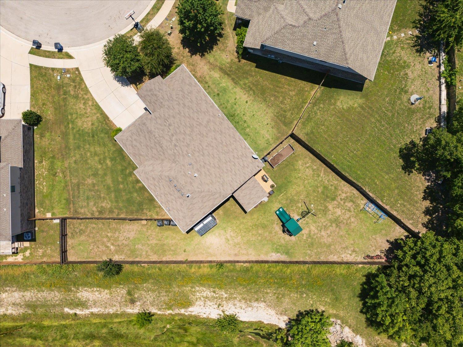 717 Kaluga Trl Property Photo 35