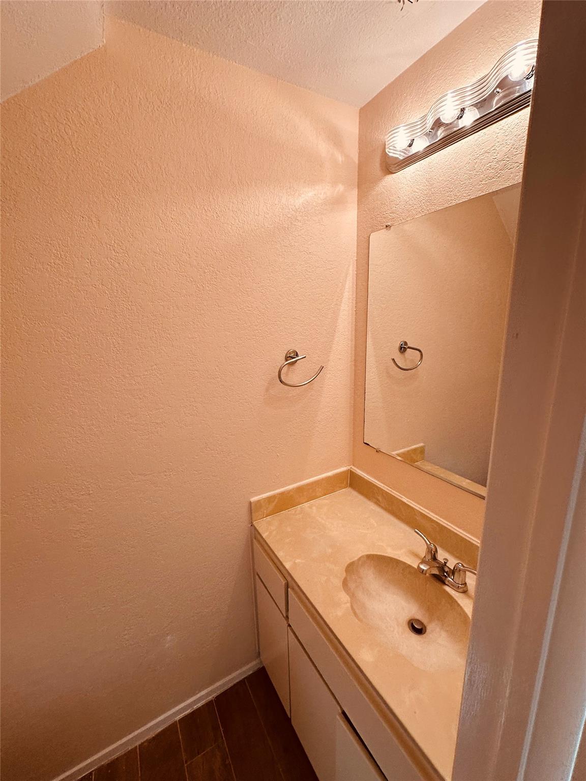 3529 North Hills Dr #b Property Photo 10