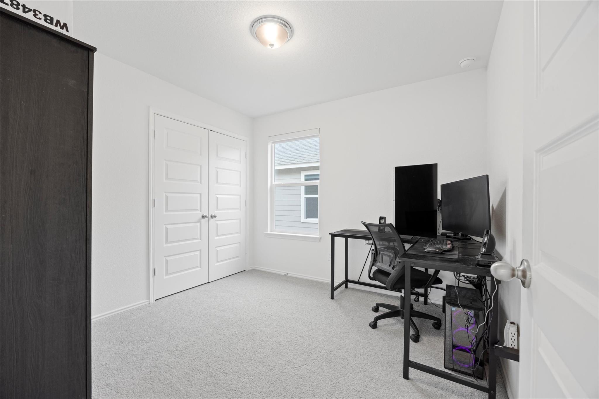 1030 Santiam St Property Photo 18