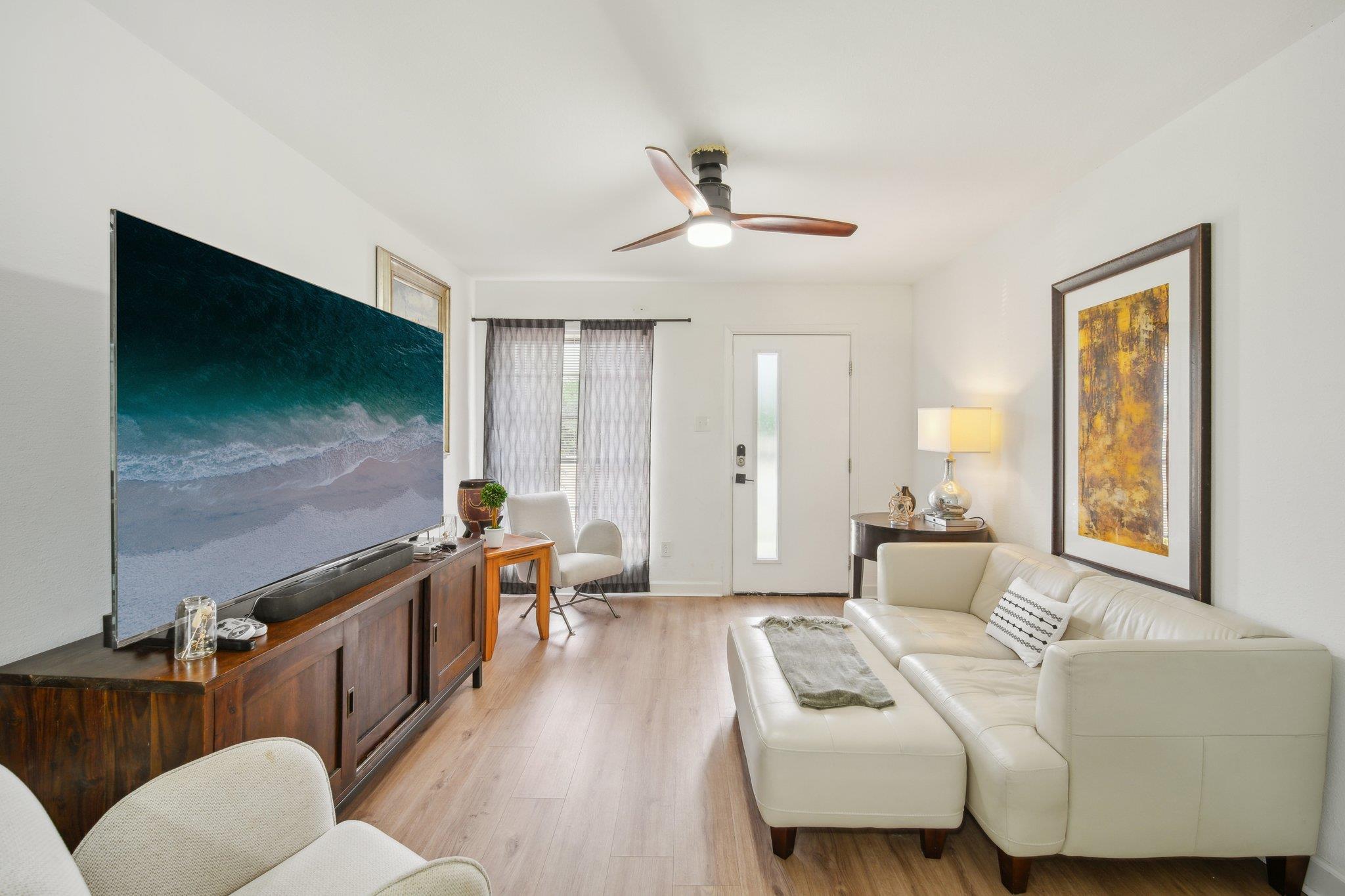 6914 Pondsdale Ln Property Photo 1