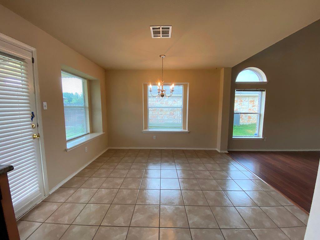 1005 Gentry Dr Property Photo 6