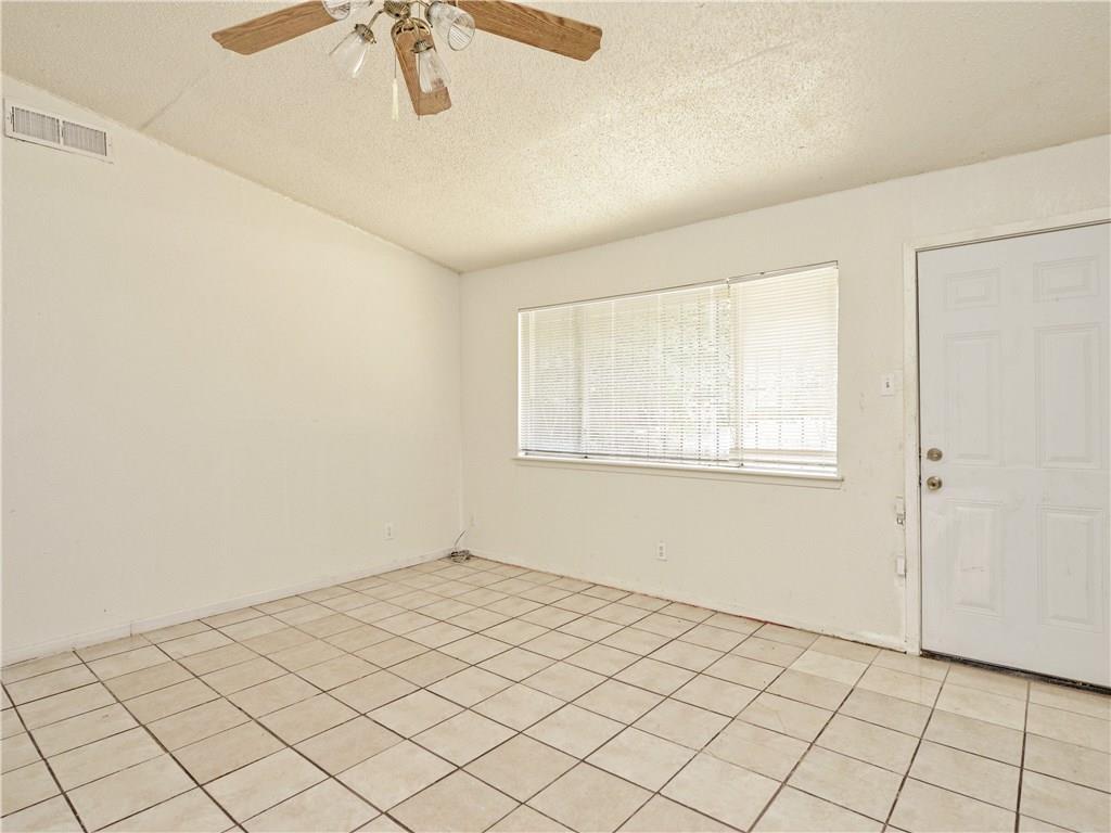 6916 Carwill Dr Property Photo 3