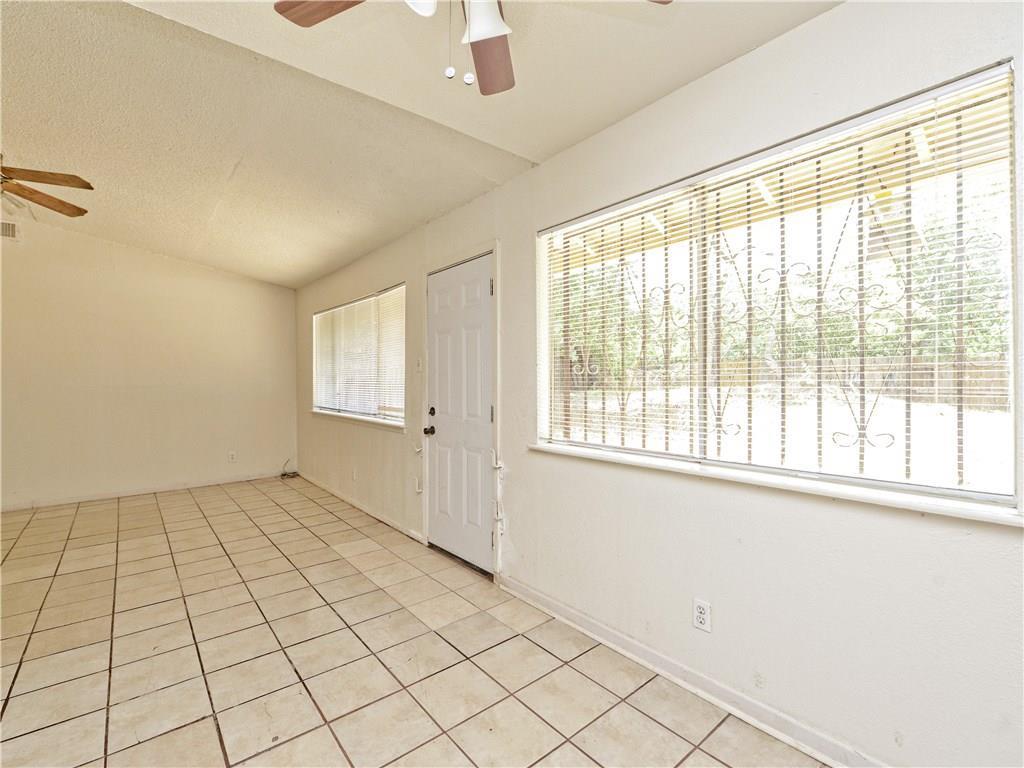 6916 Carwill Dr Property Photo 6