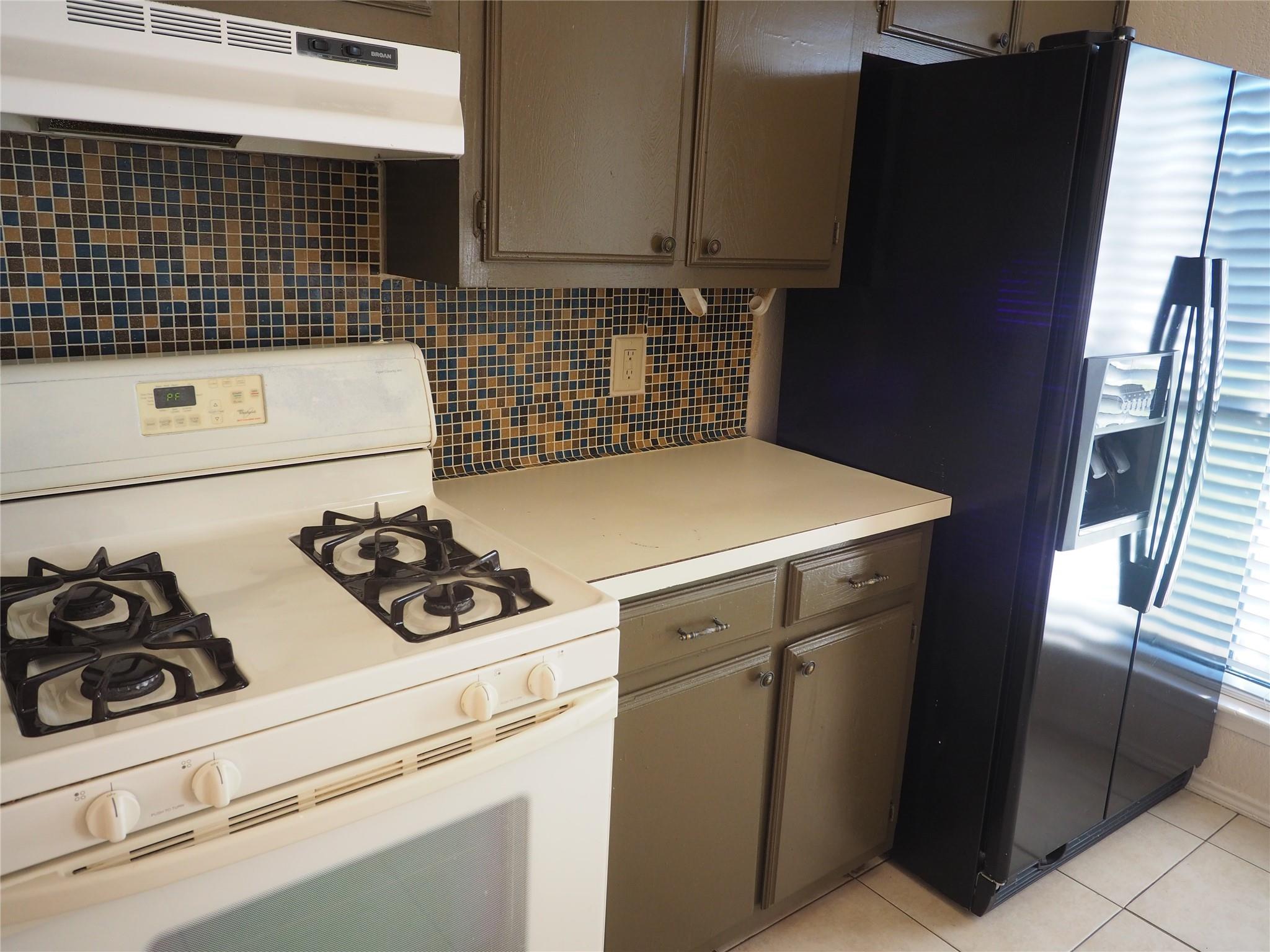 1403 Hermitage Dr Property Photo 6