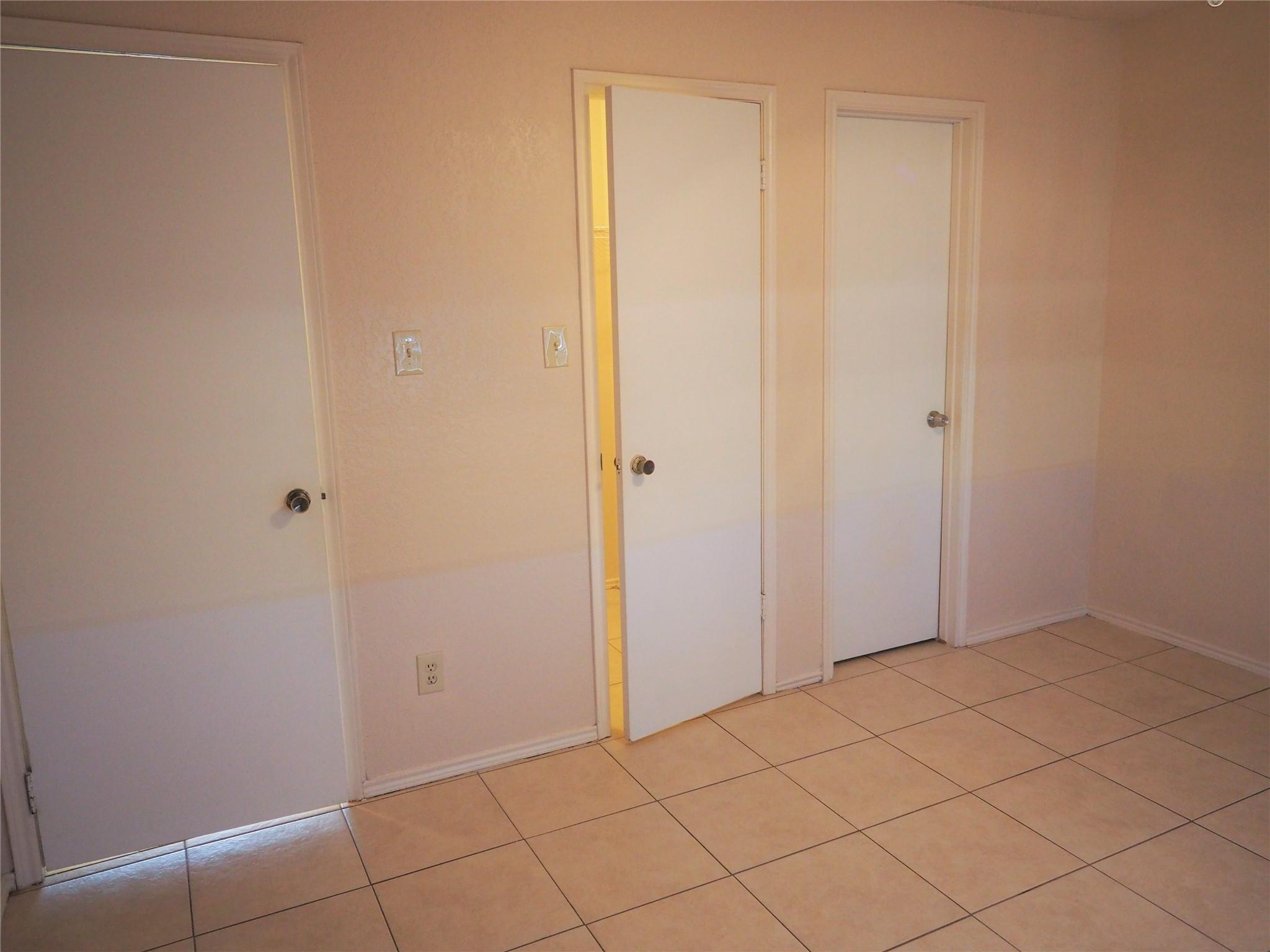 1403 Hermitage Dr Property Photo 11