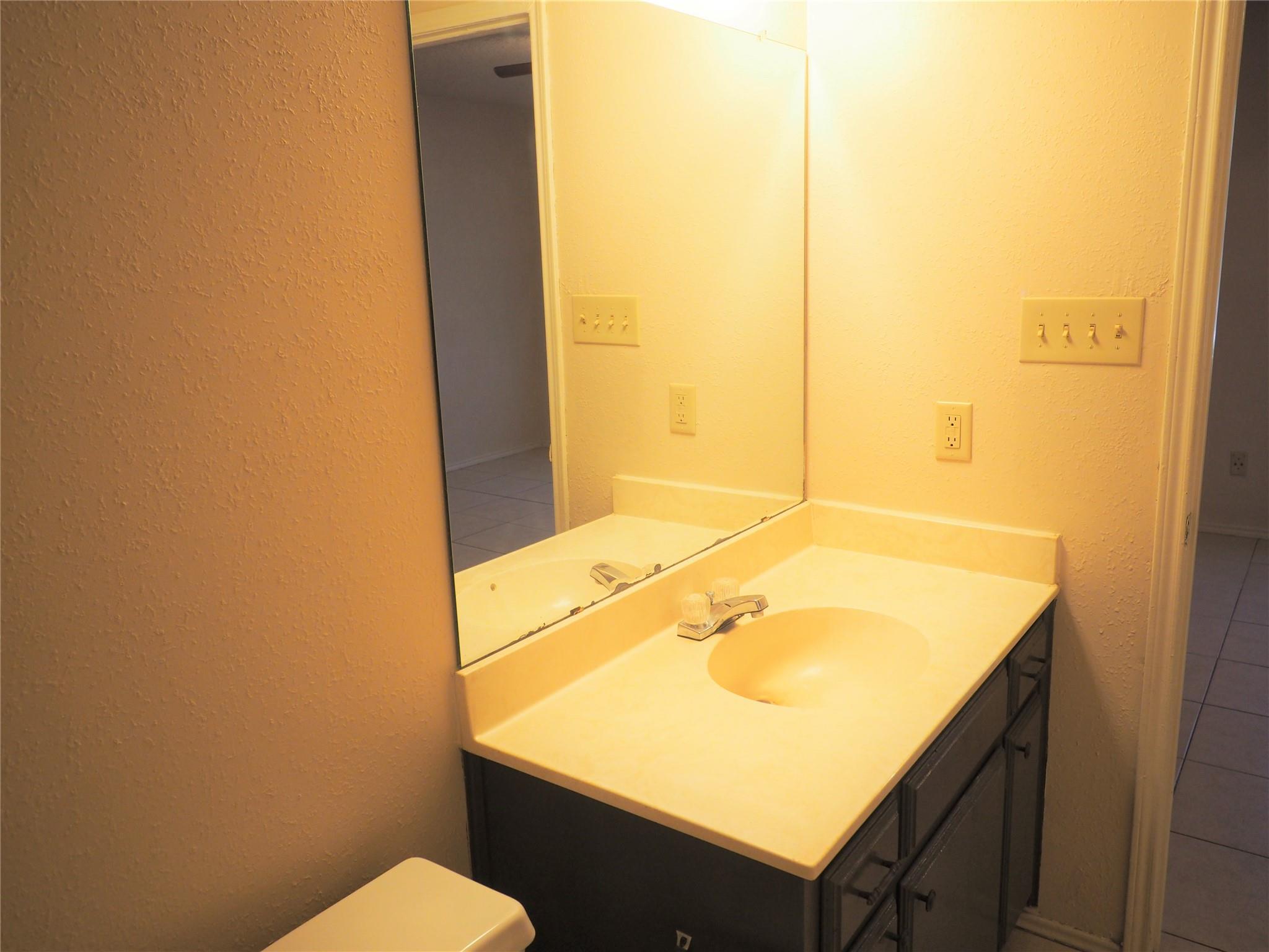 1403 Hermitage Dr Property Photo 14
