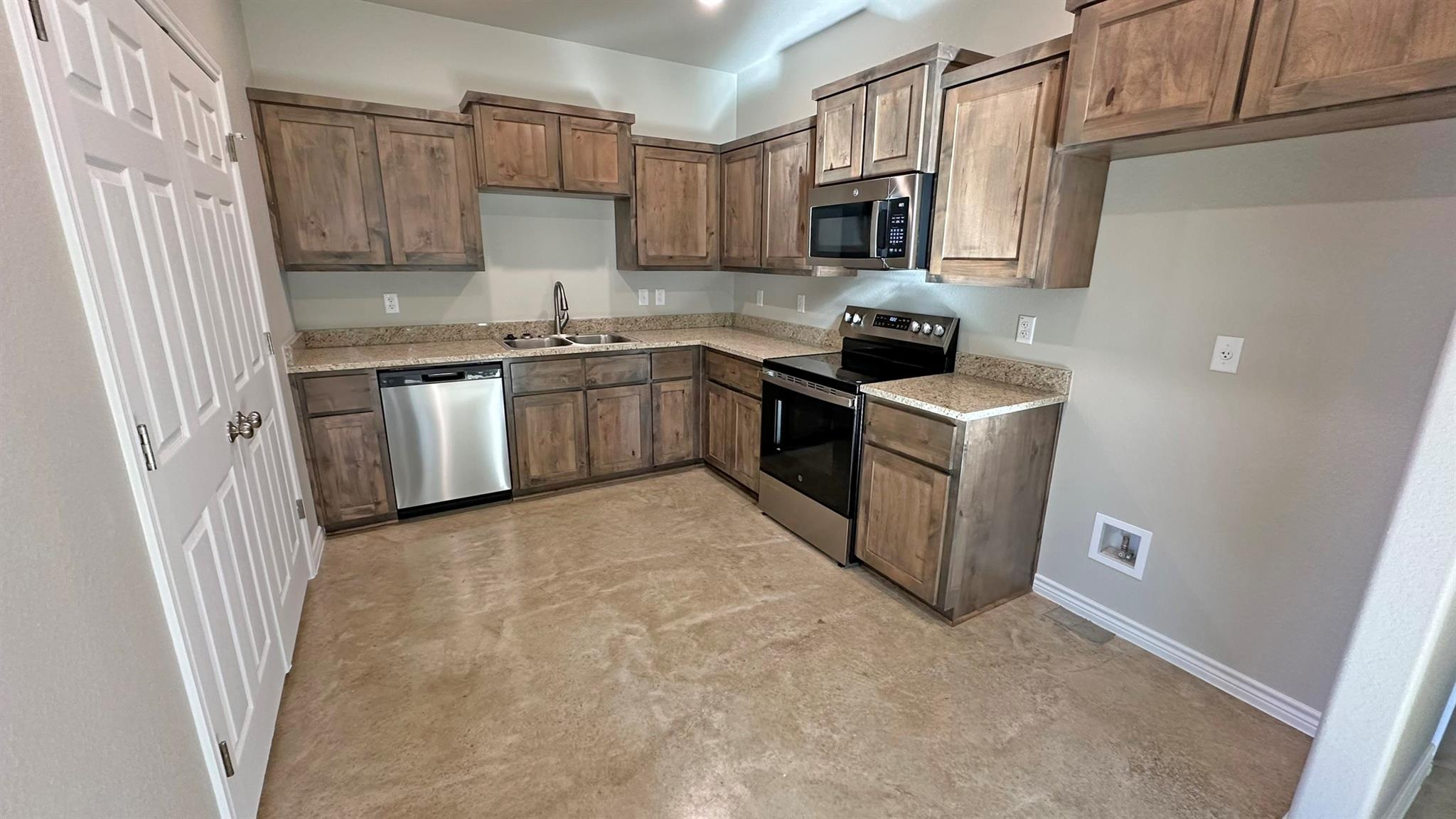 218 Leon Ln #a-b Property Photo 2