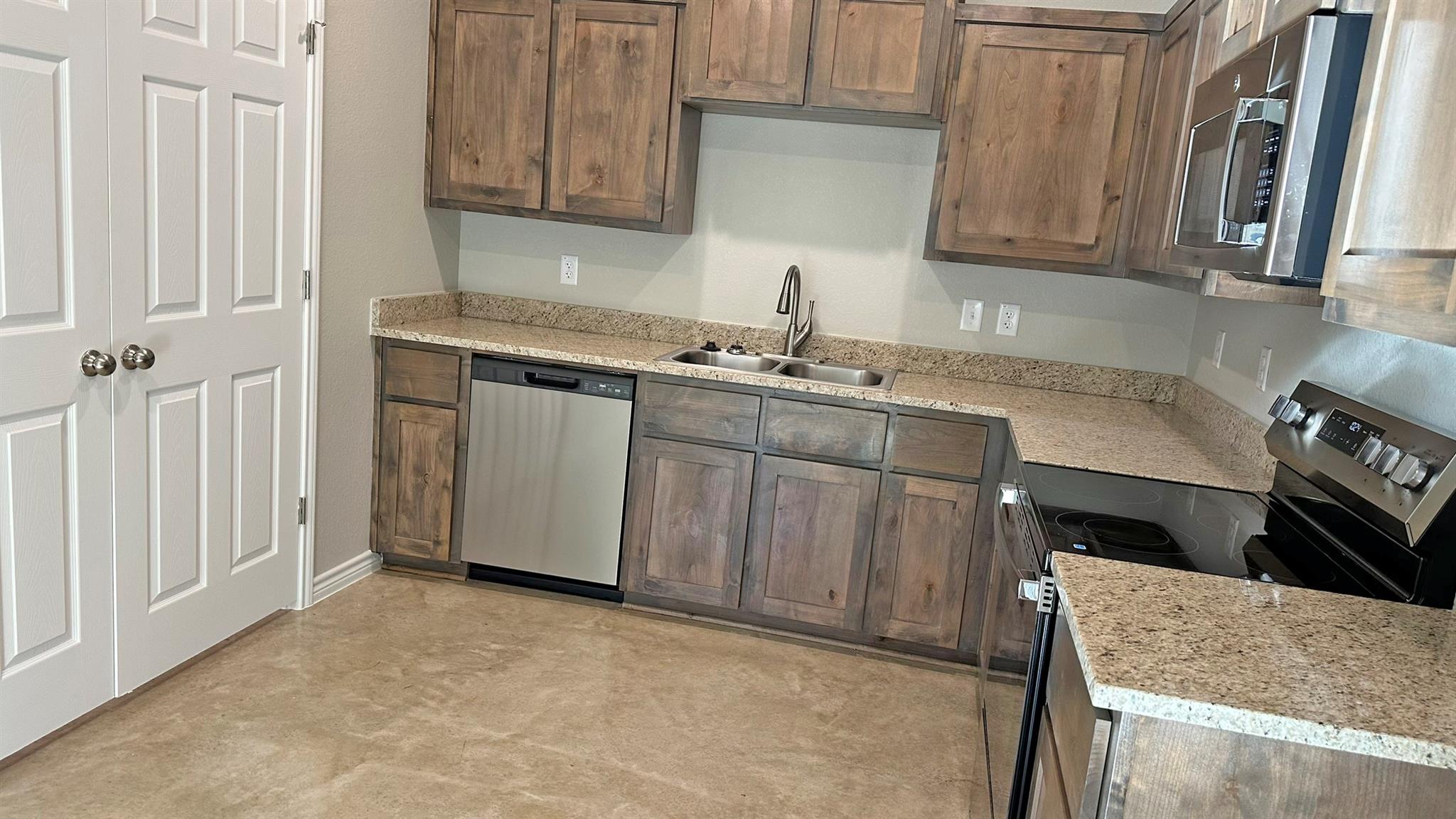 218 Leon Ln #a-b Property Photo 3