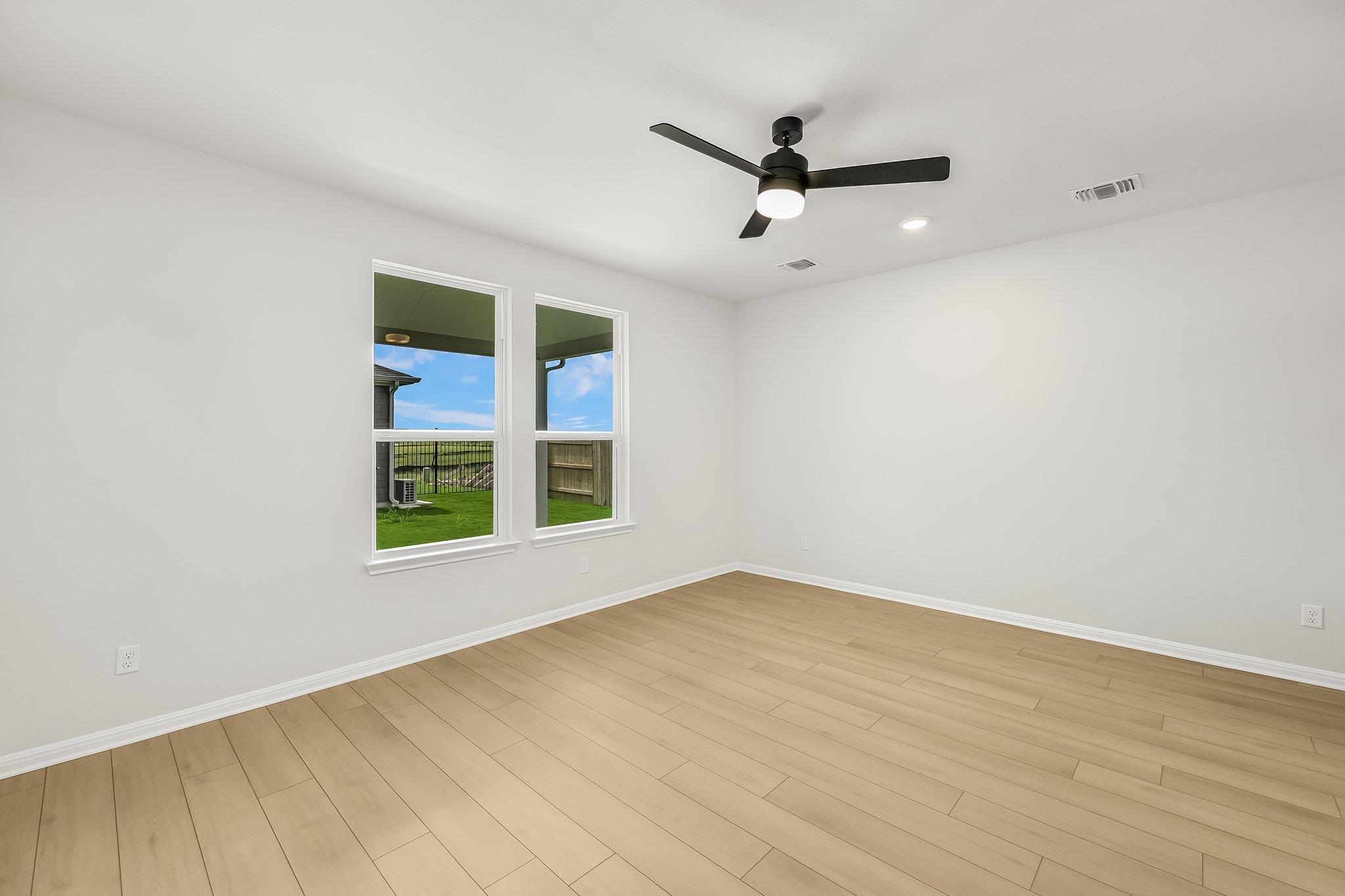 8601 Dongan Dr Property Photo 11