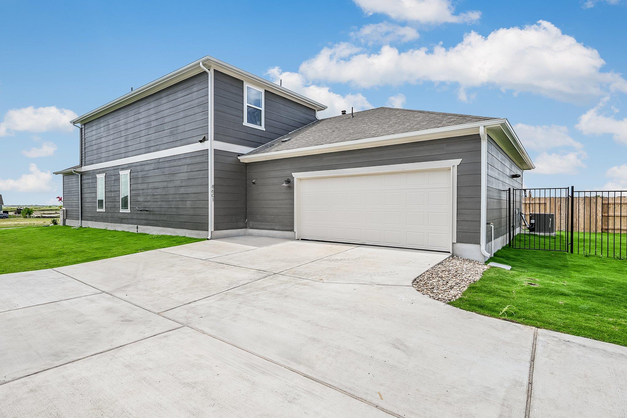 8601 Dongan Dr Property Photo 29