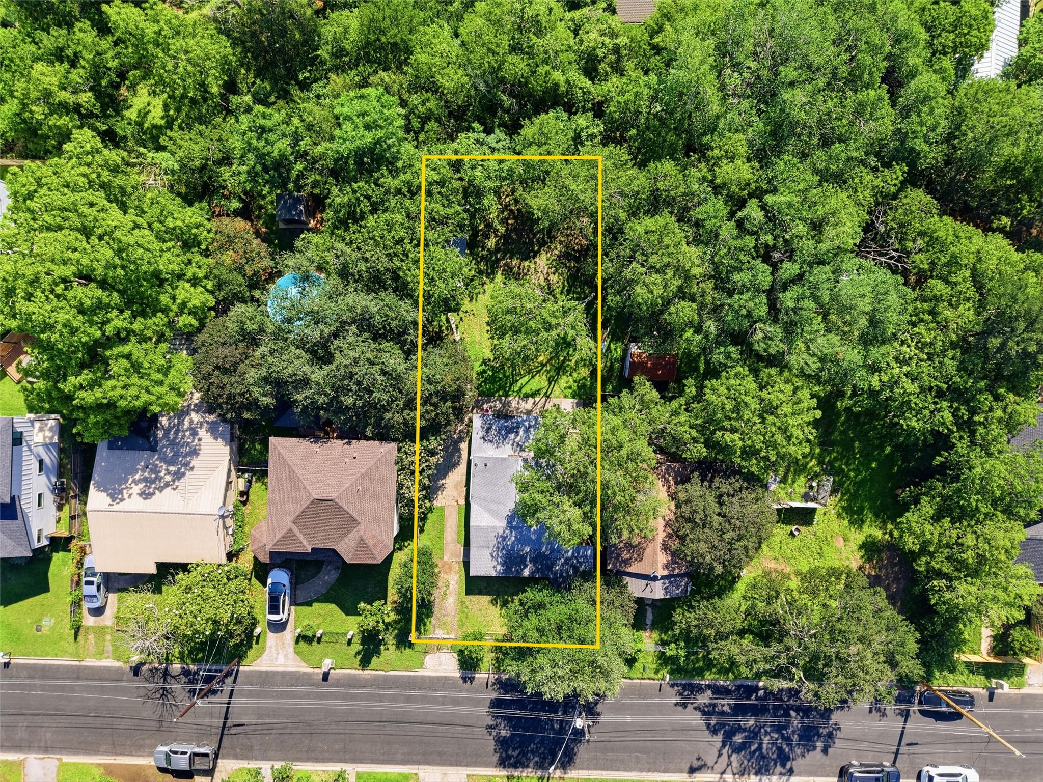 1313 Perez St Property Photo 1