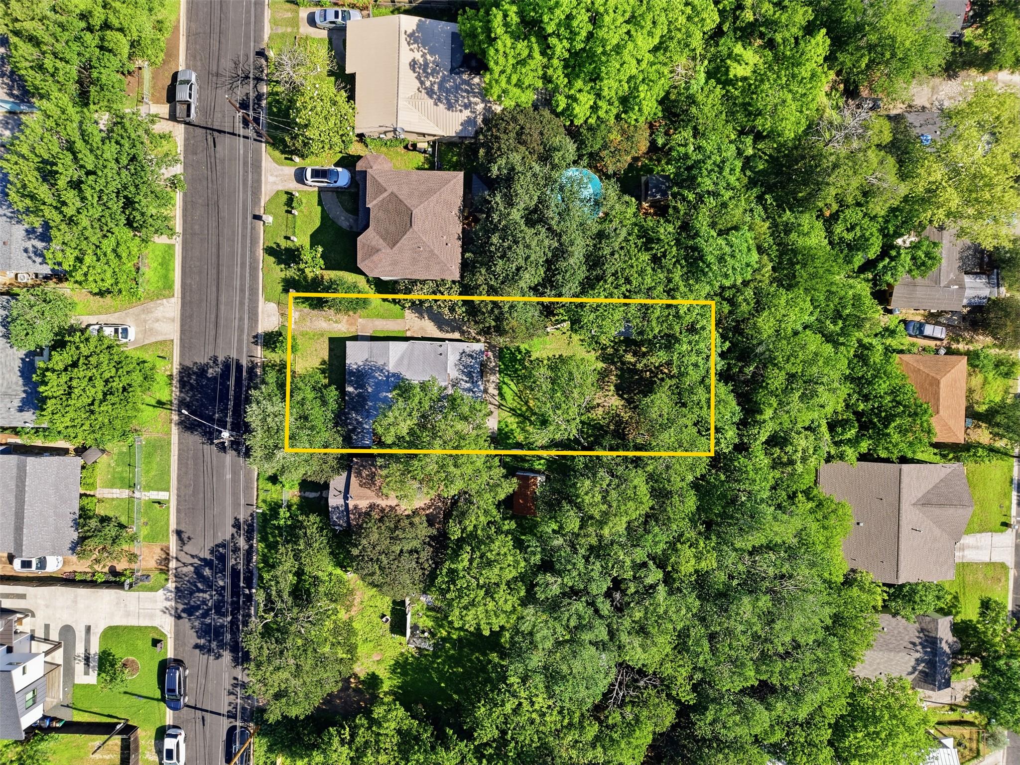 1313 Perez St Property Photo 12