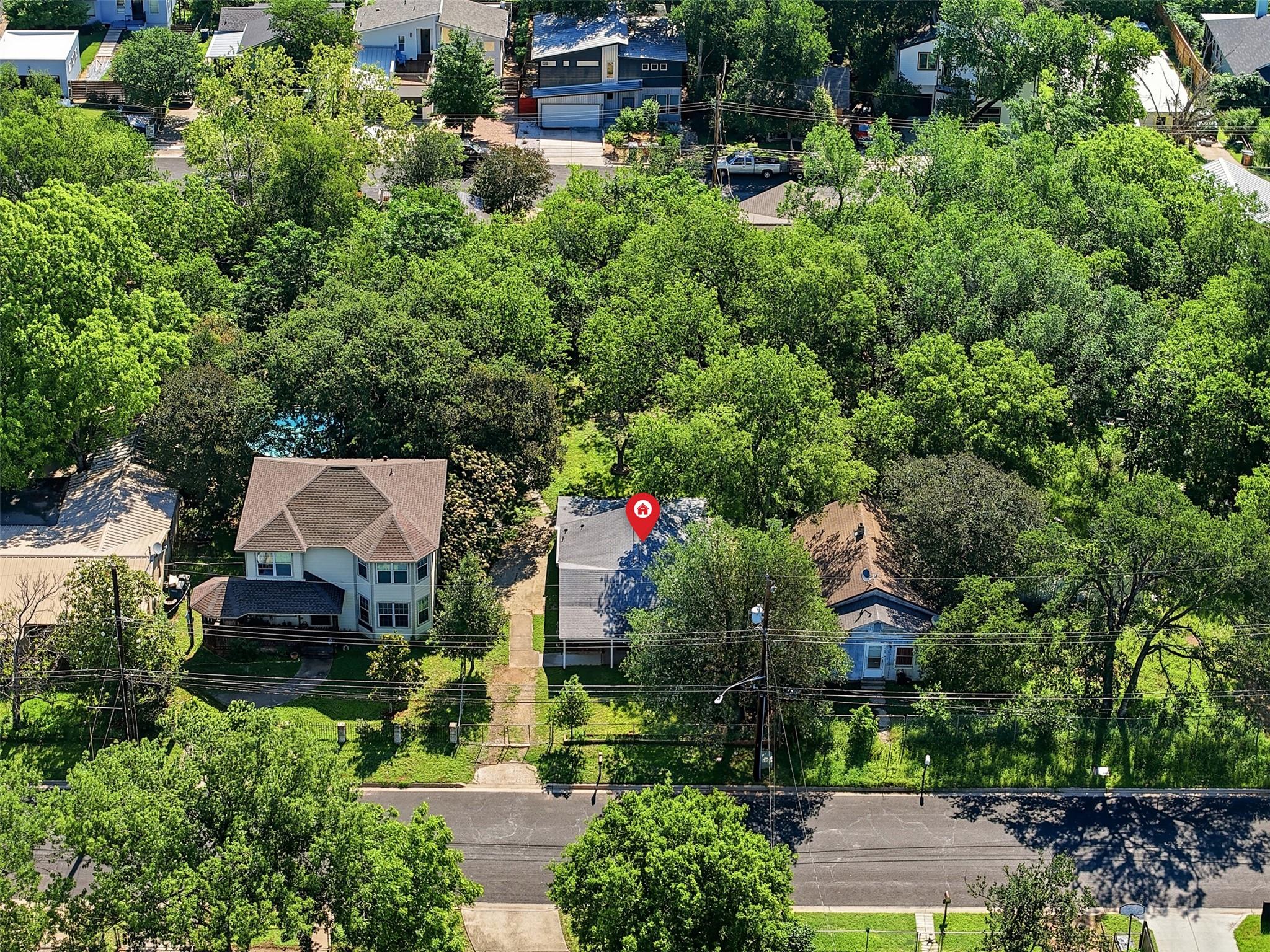 1313 Perez St Property Photo 13