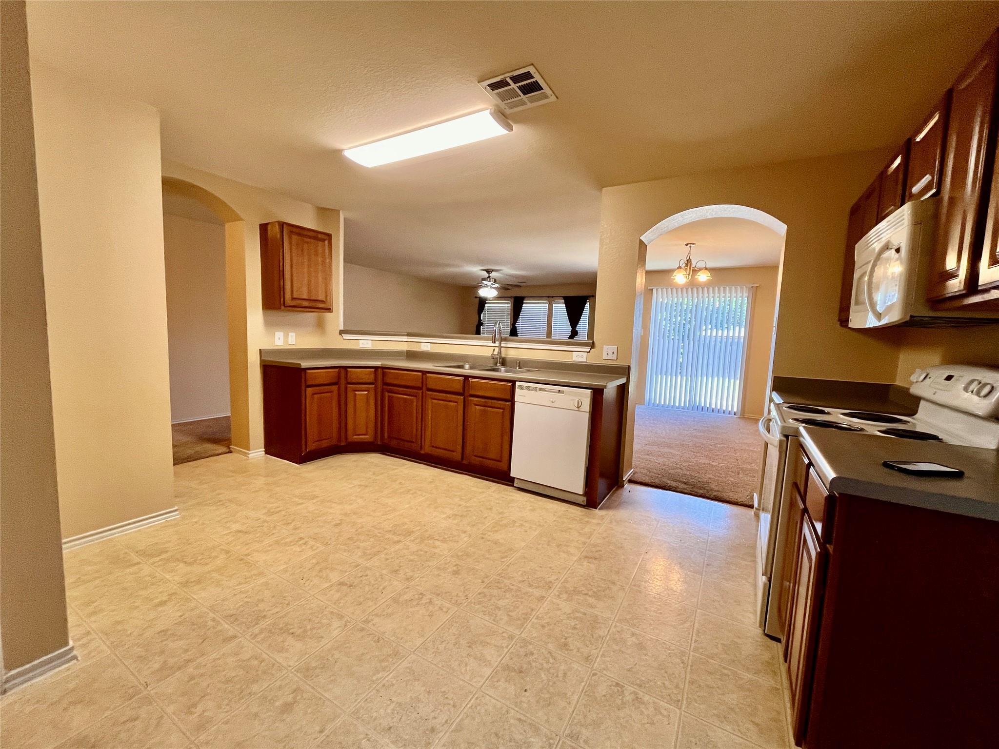 11505 Burton St Property Photo 6