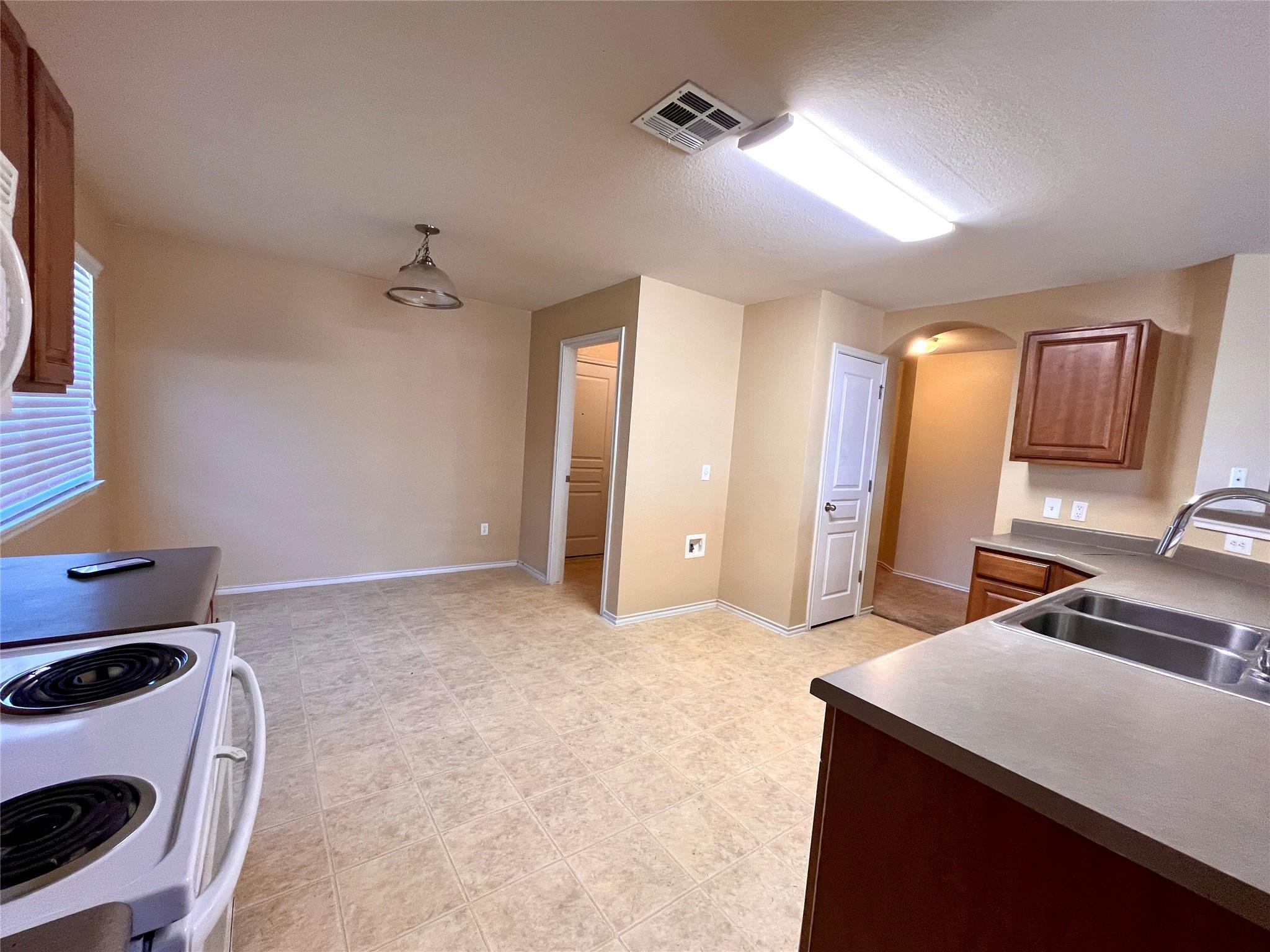 11505 Burton St Property Photo 7