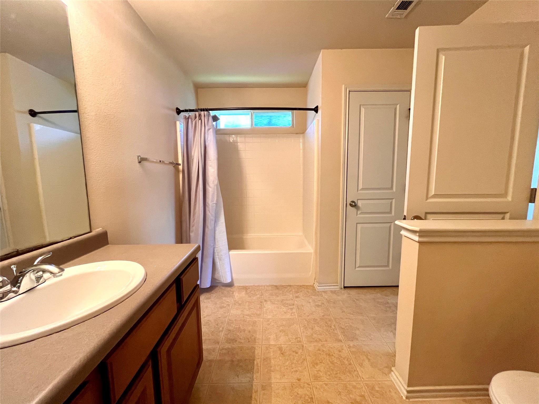 11505 Burton St Property Photo 10