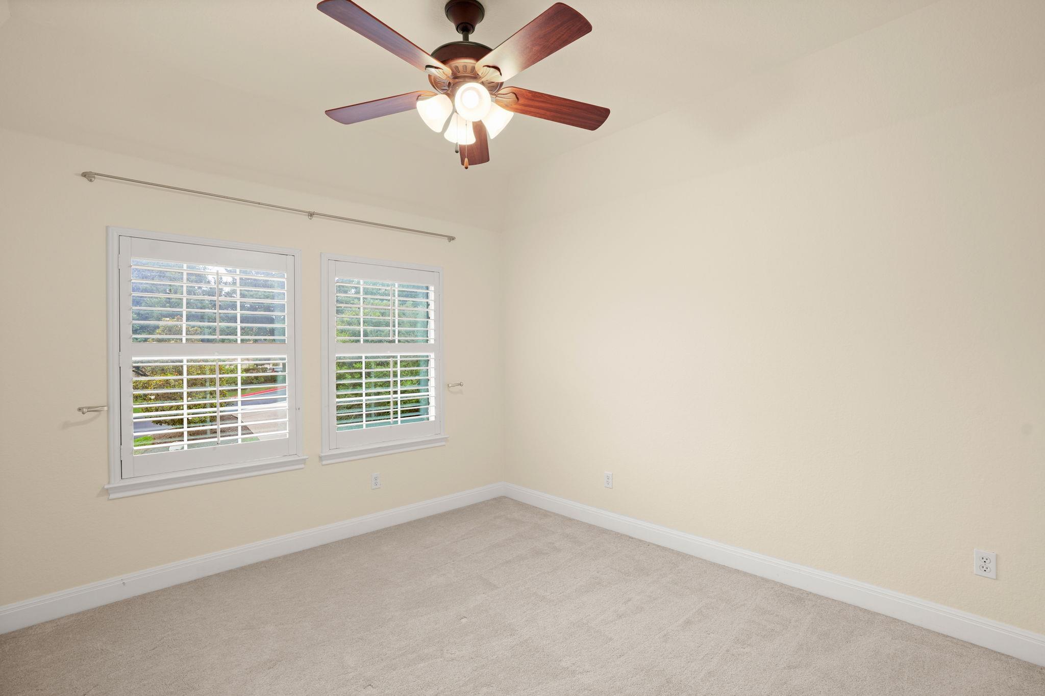 121 Burgess Ln Property Photo 33