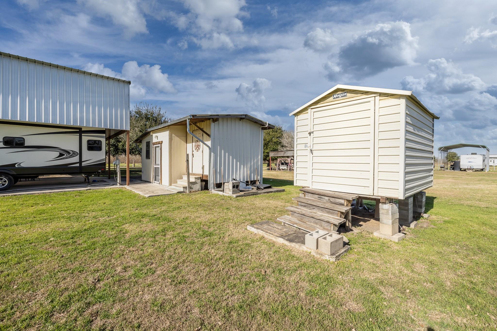 2 Tapi Ln Property Photo 16