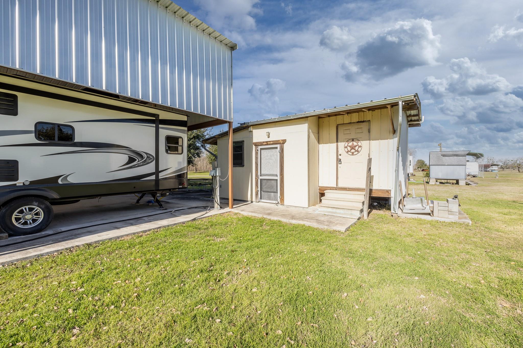 2 Tapi Ln Property Photo 17