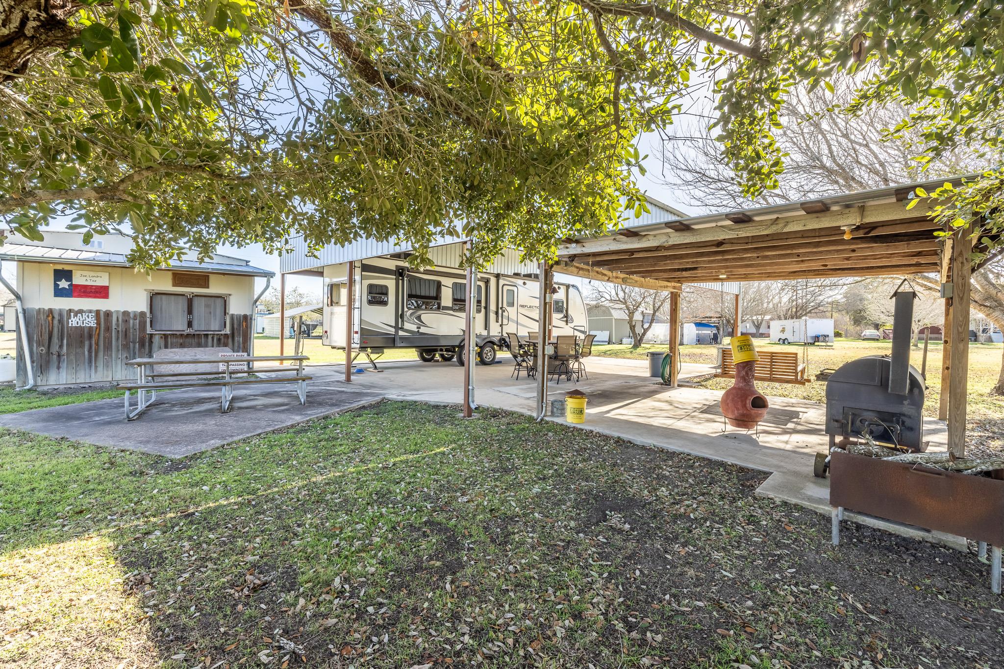 2 Tapi Ln Property Photo 21