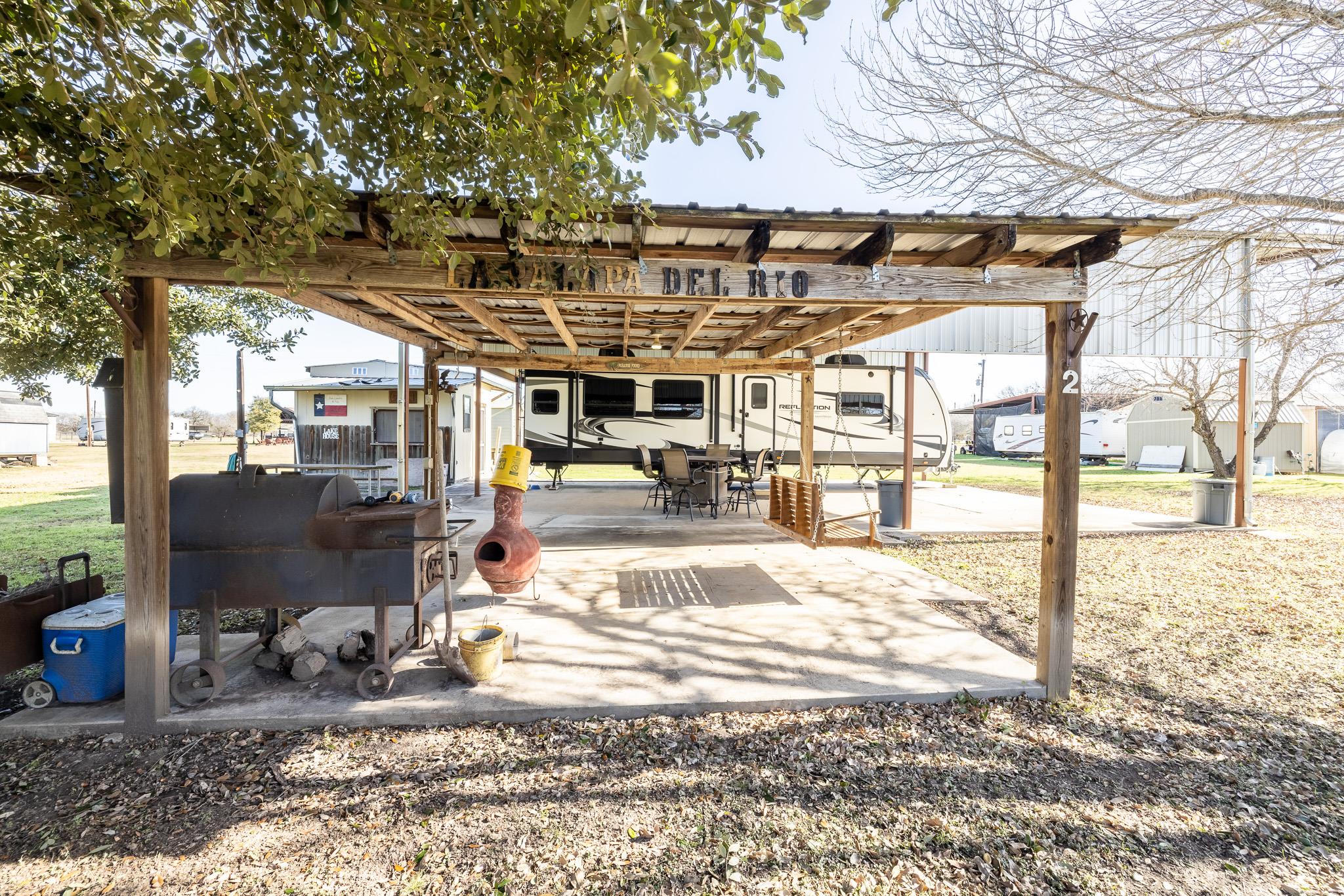 2 Tapi Ln Property Photo 22