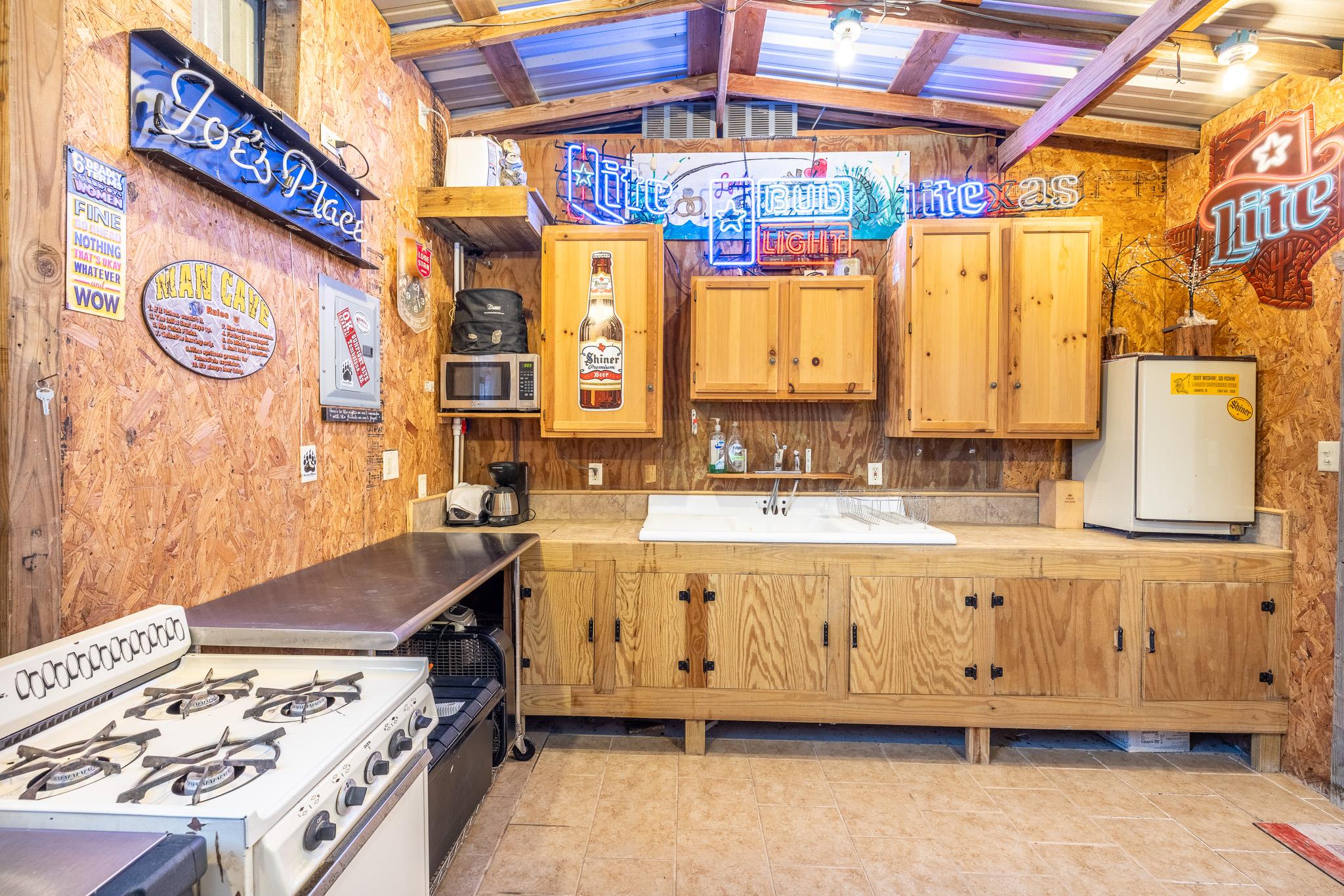 2 Tapi Ln Property Photo 28