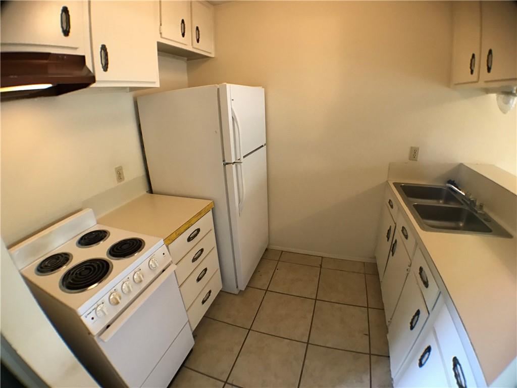630 Maiden Ln E Property Photo 7