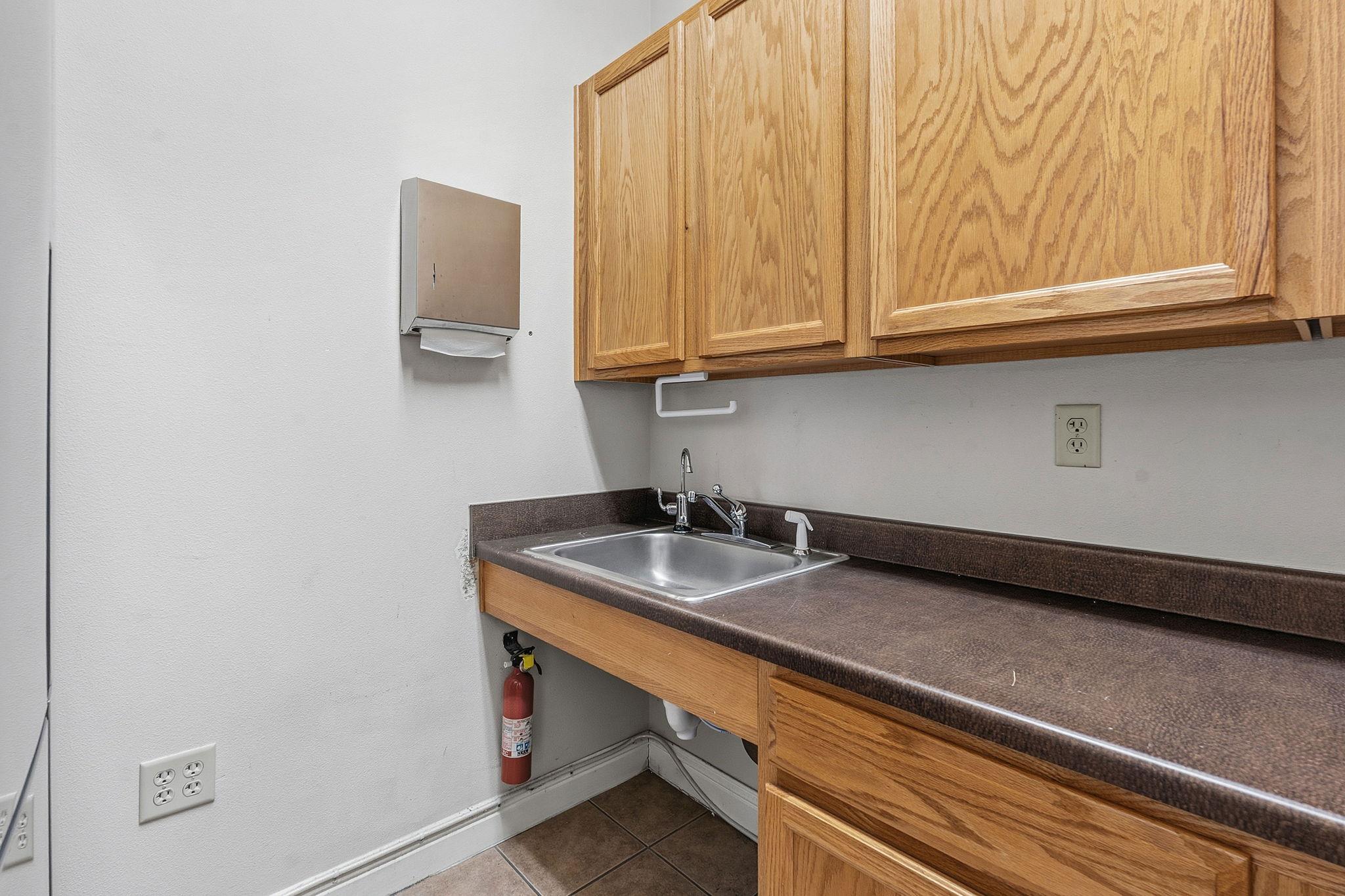 13284 Pond Springs Rd Property Photo 11