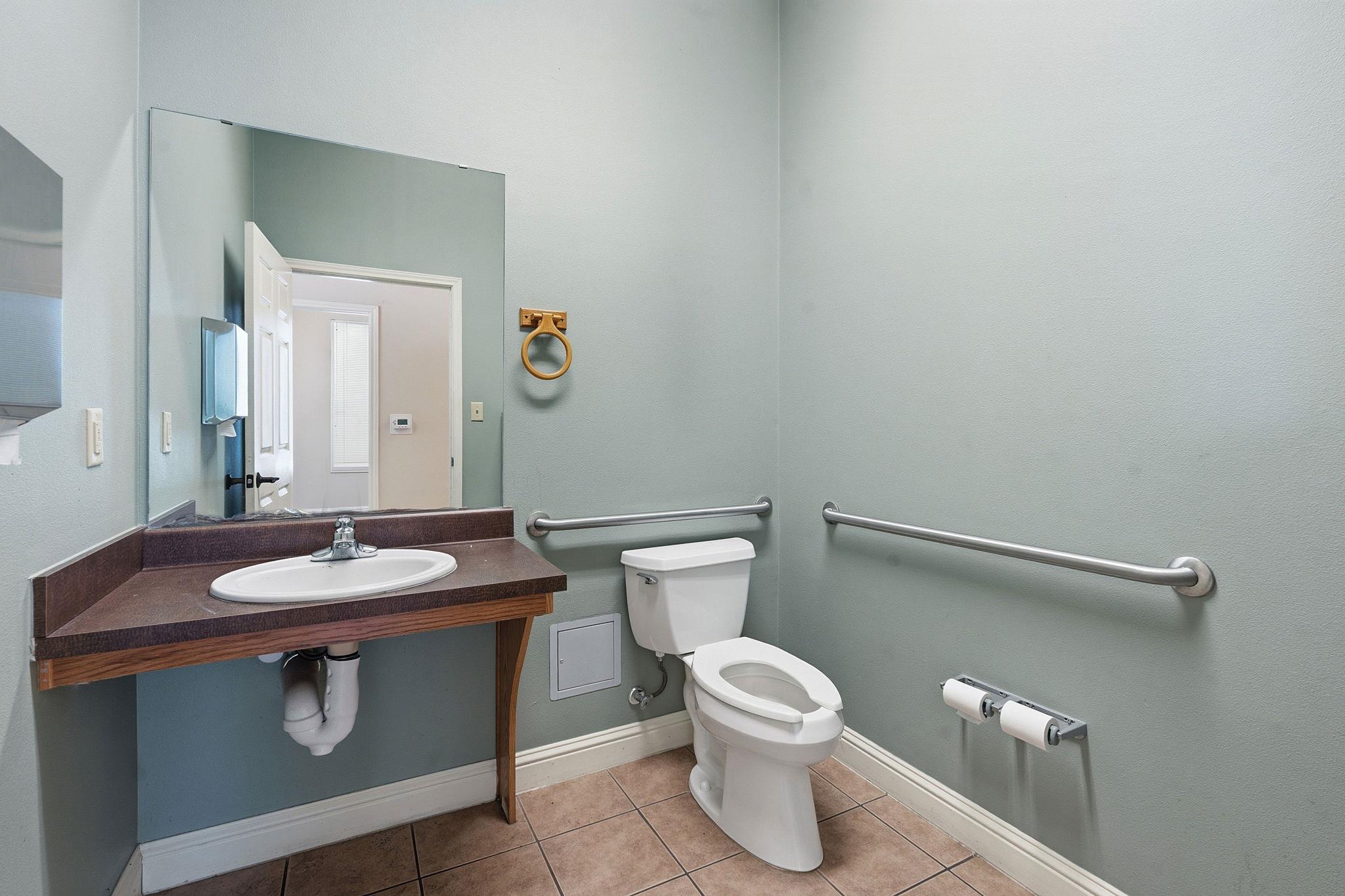 13284 Pond Springs Rd Property Photo 14