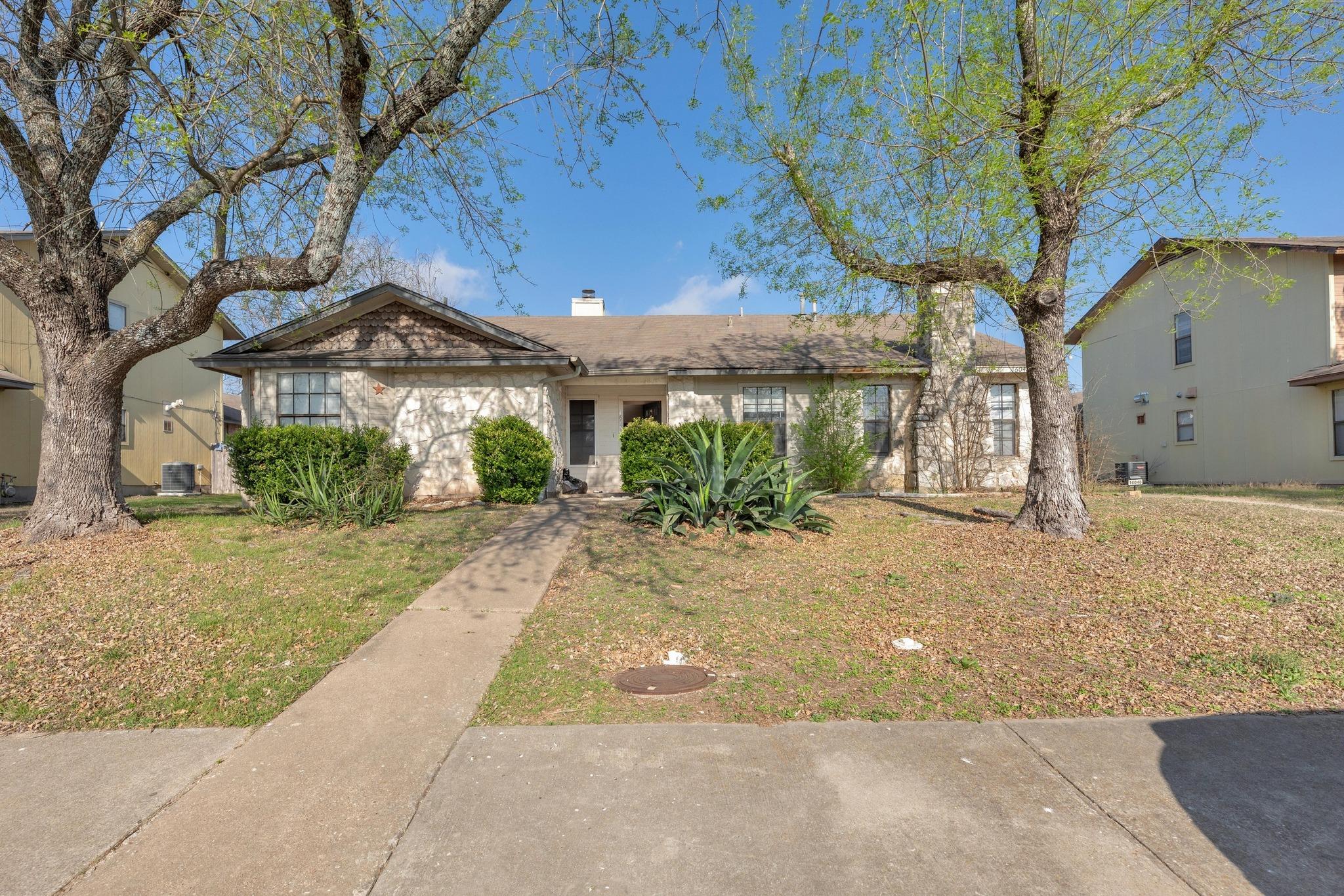 16046 Stoneham Cir Property Photo 7