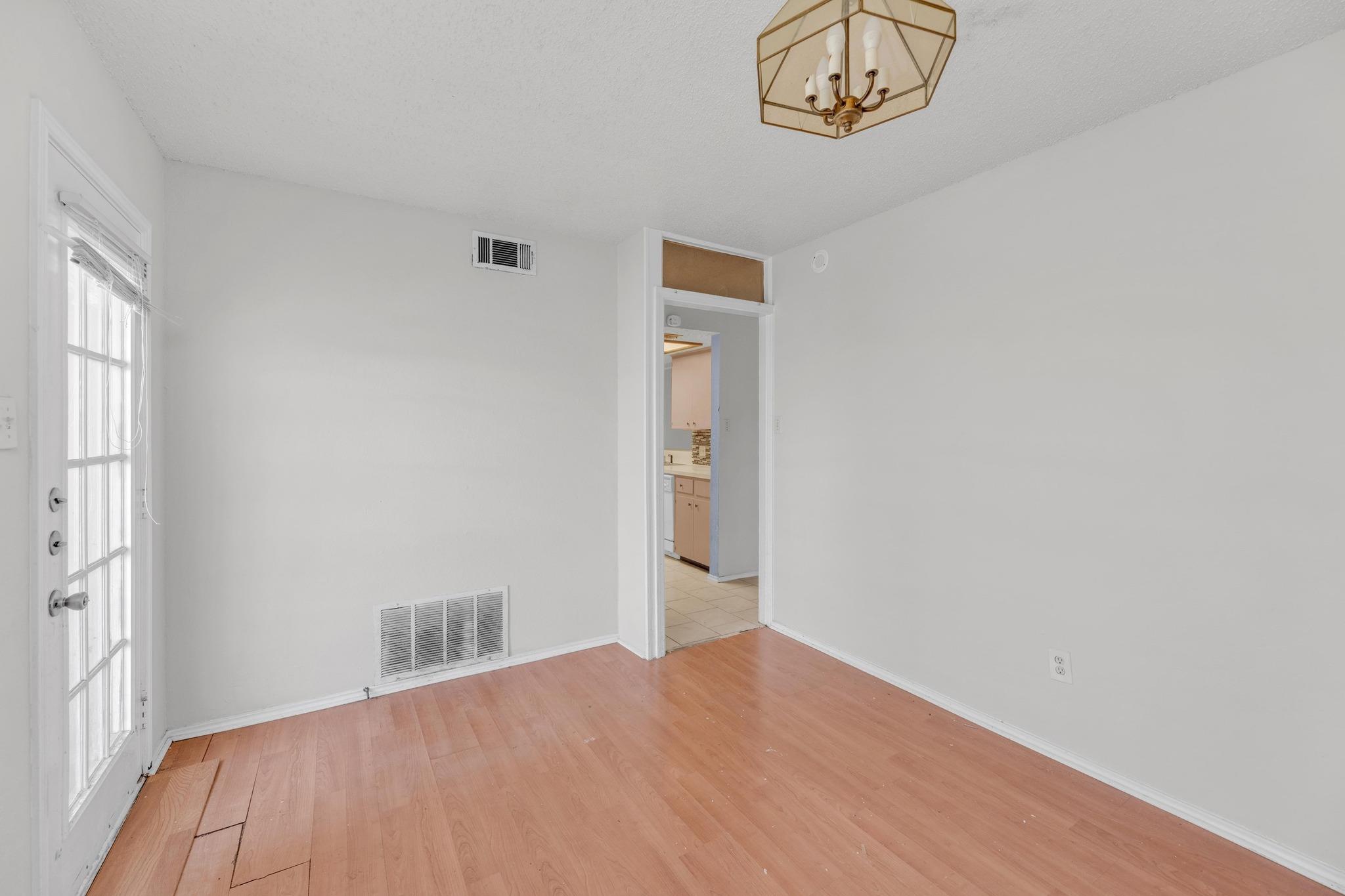 16046 Stoneham Cir Property Photo 13