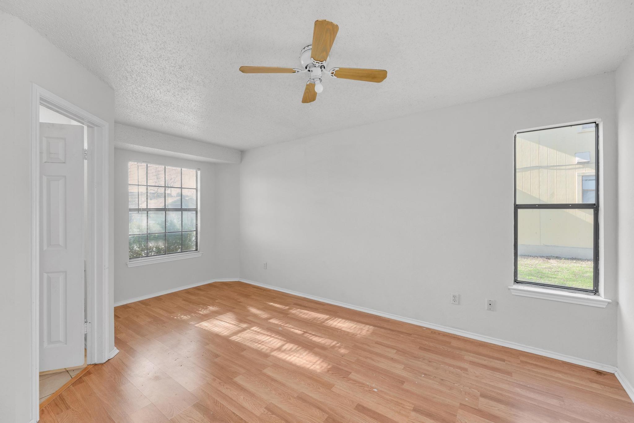 16046 Stoneham Cir Property Photo 14