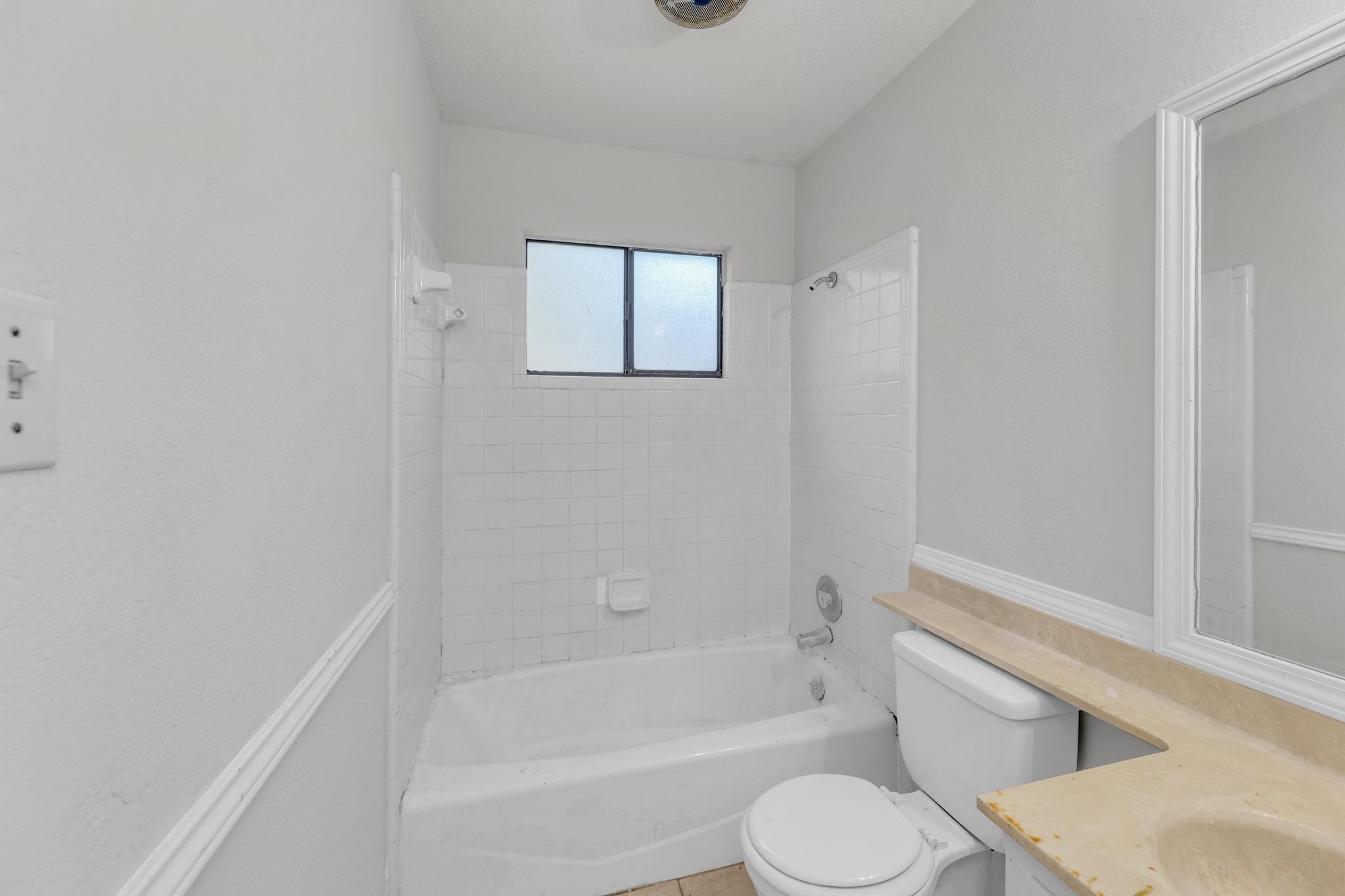 16046 Stoneham Cir Property Photo 19