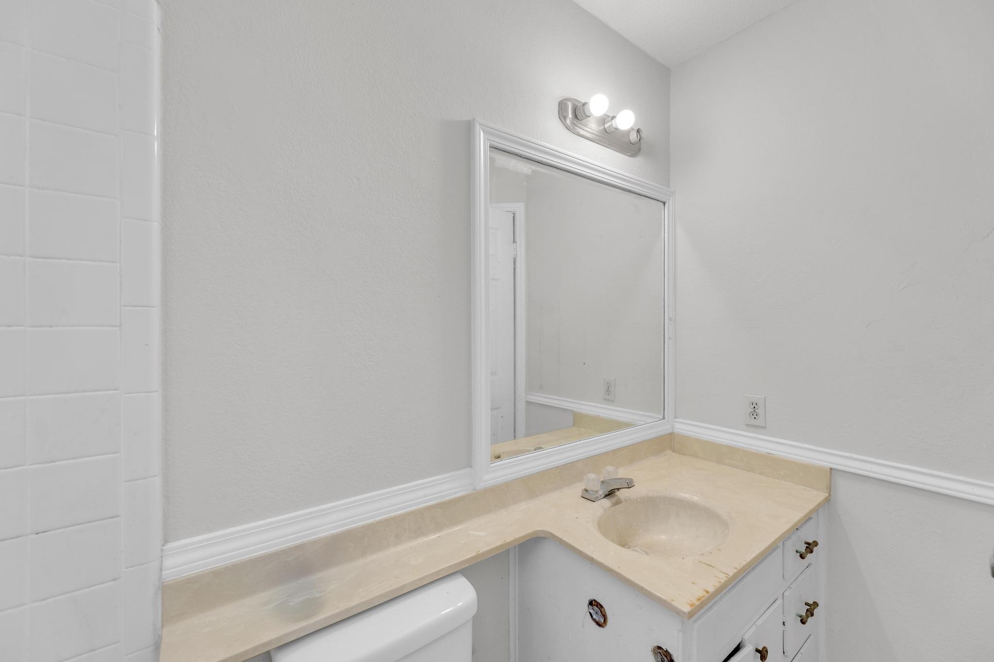 16046 Stoneham Cir Property Photo 20