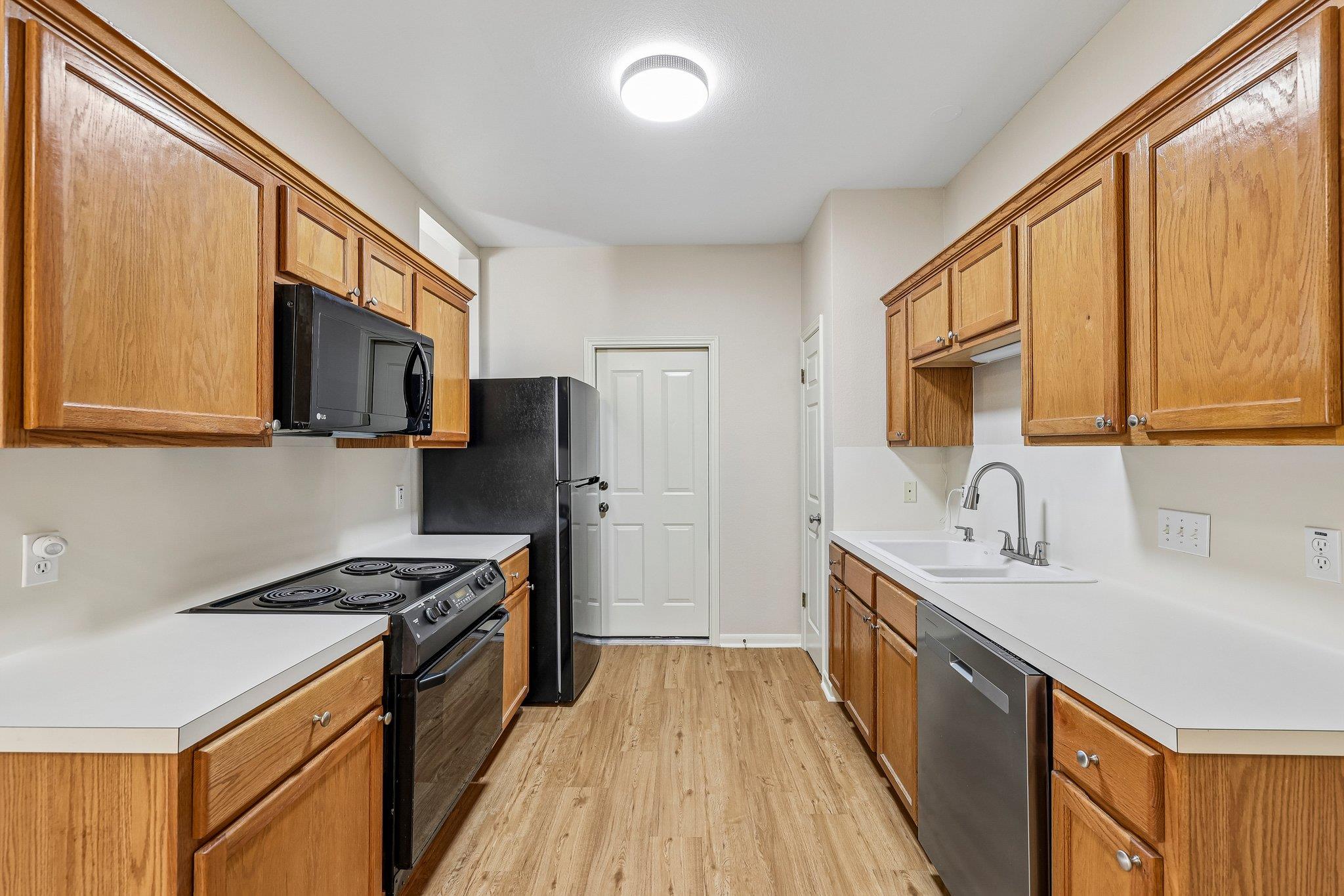 2409b Curry Loop None Property Photo 6