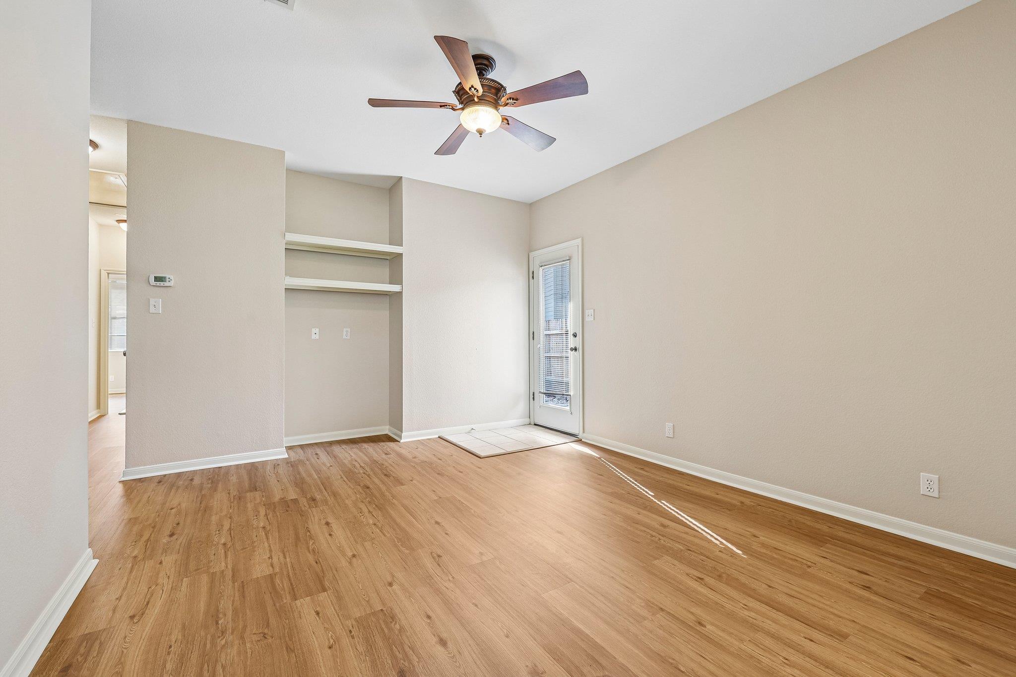 2409b Curry Loop None Property Photo 7