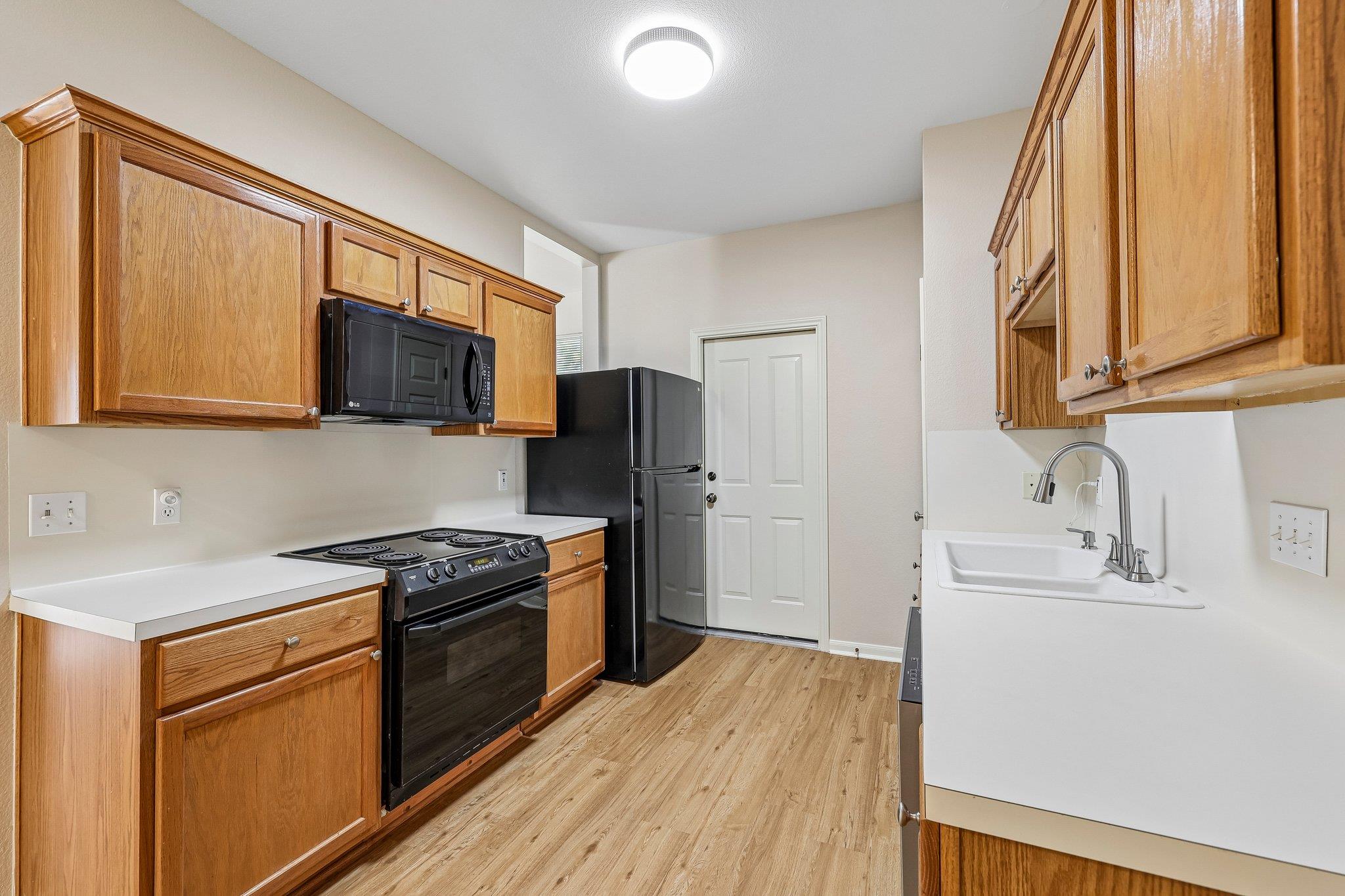 2409b Curry Loop None Property Photo 8