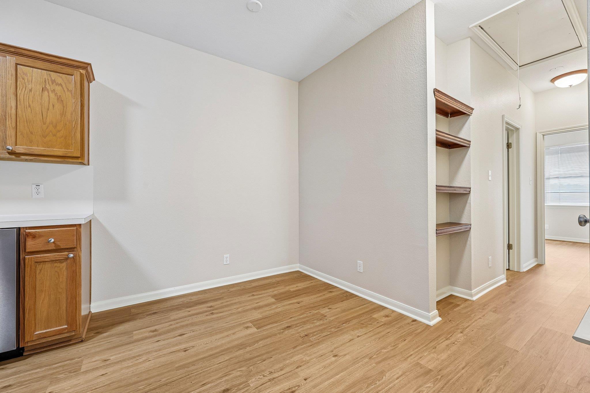 2409b Curry Loop None Property Photo 10
